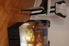 Lampe de table mexicaine en résine et roche volcanique, style contemporain, fabriquée à la main