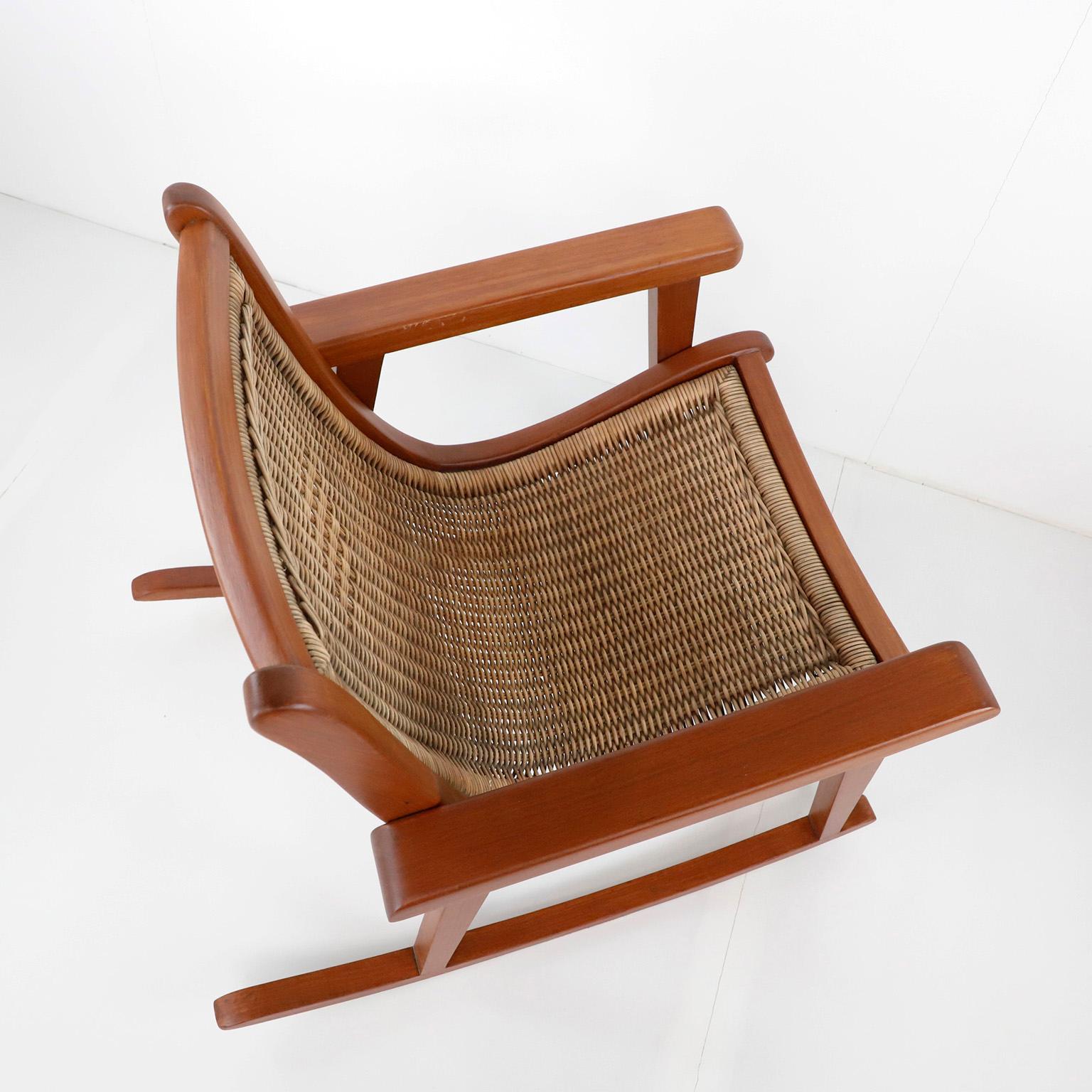 Mexicain Chaise à bascule mexicaine attribuée à Michael van Beuren en vente