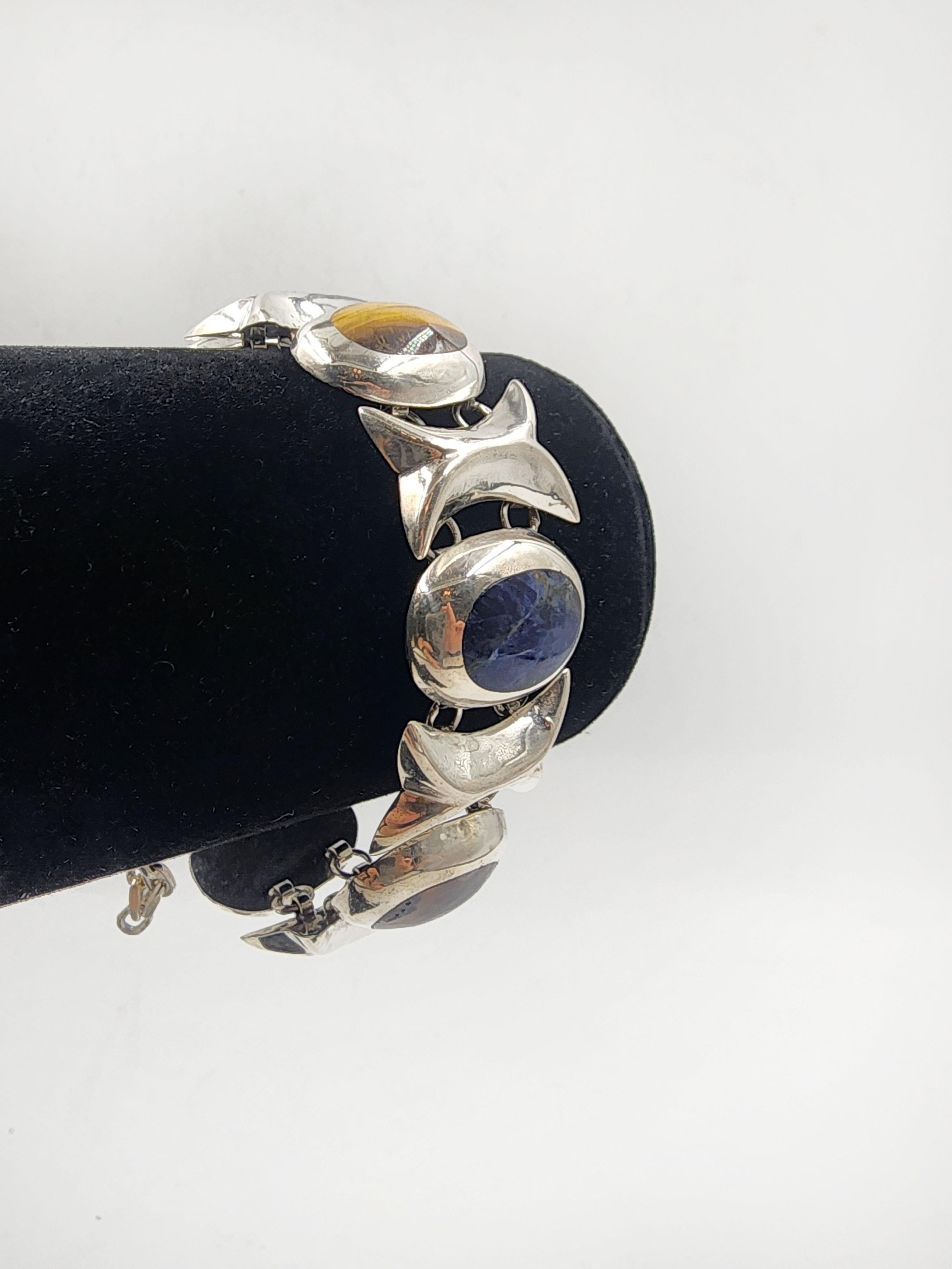 Hand-Crafted Mexican silver link bracelet with natural stones For Sale