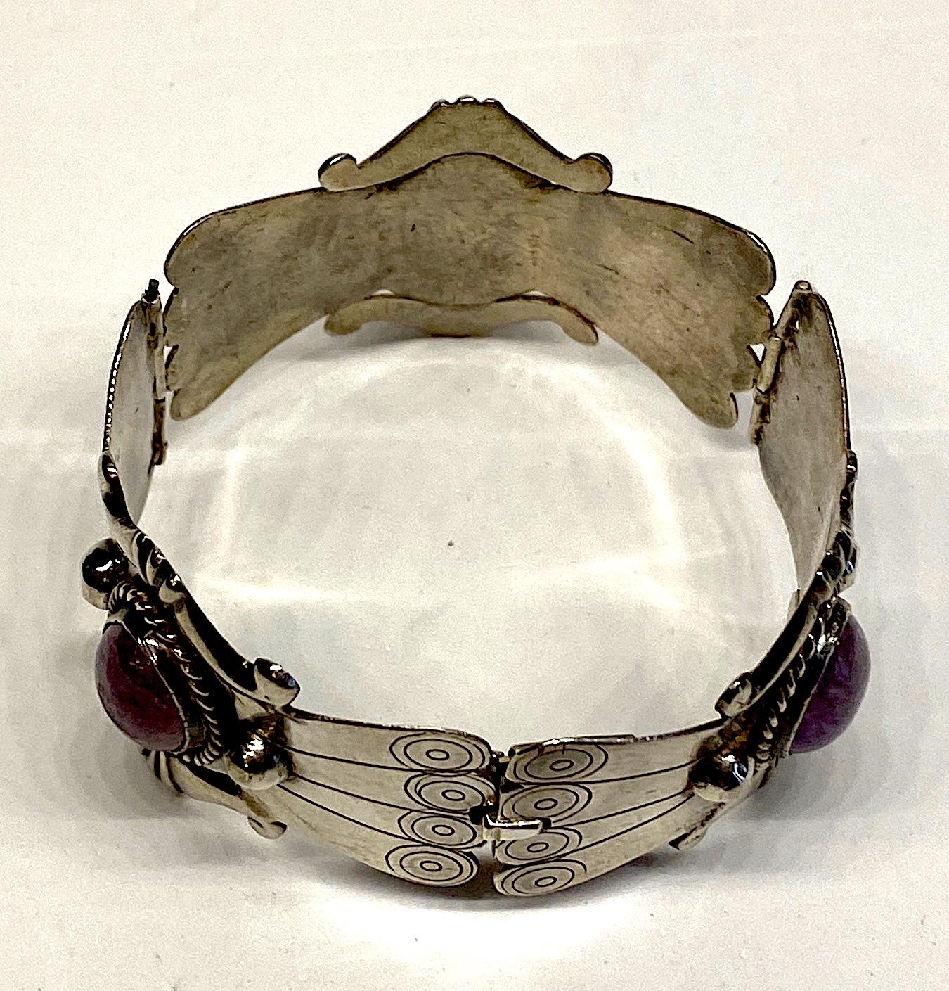 Mexican Sterling and Amethyst Cabochon Bracelet In Good Condition For Sale In New York, NY