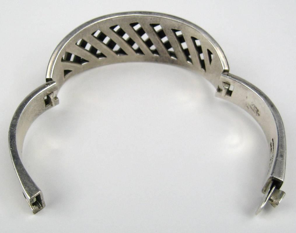 Mexican Sterling Silver 1970s Bangle Bracelet Vintage In Good Condition For Sale In Wallkill, NY