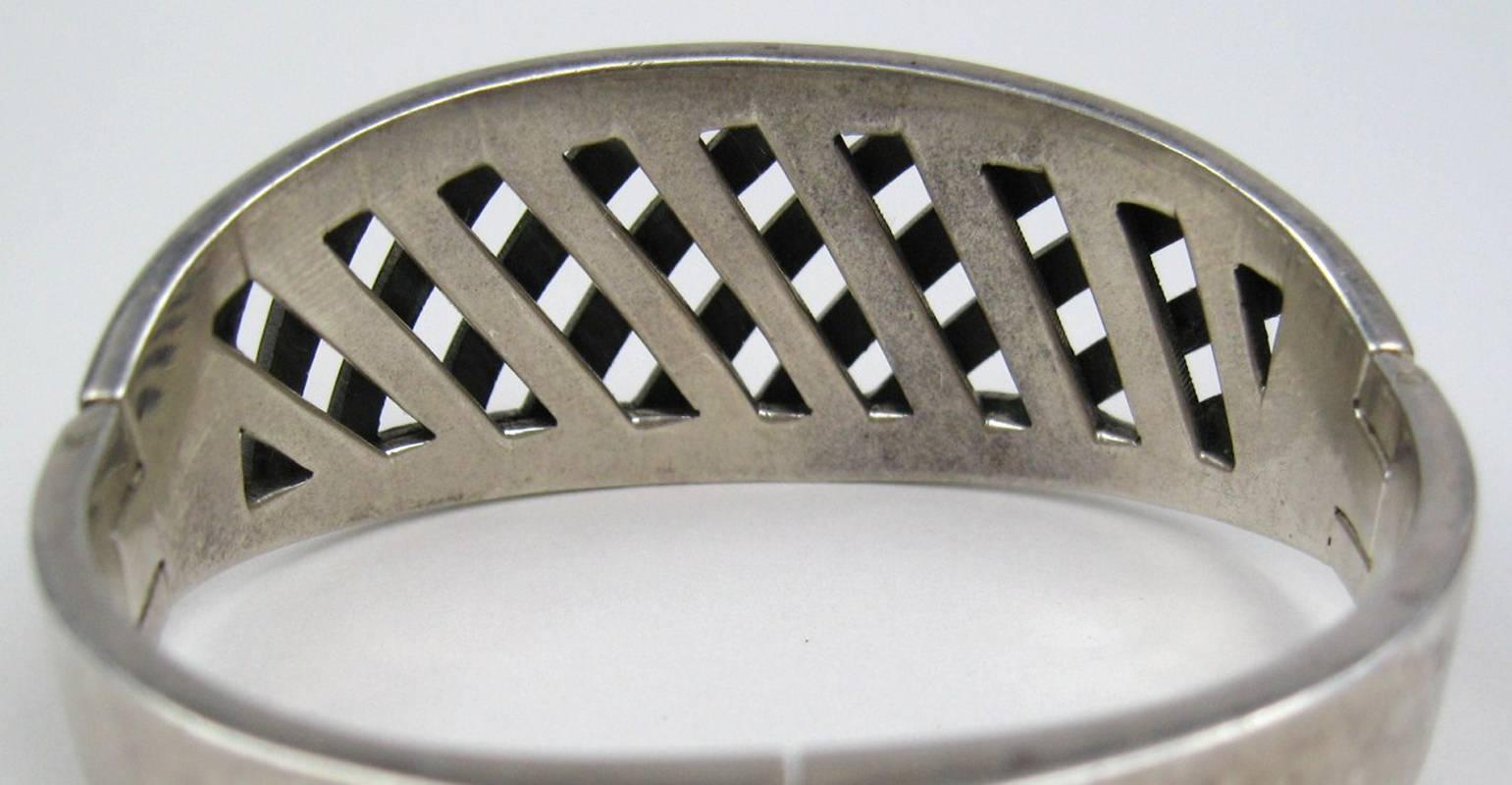 Mexican Sterling Silver 1970s Bangle Bracelet Vintage For Sale 1