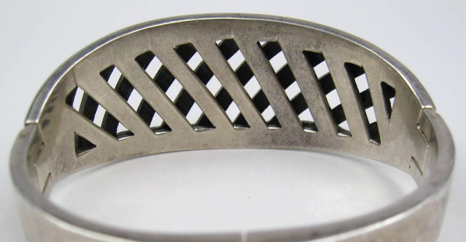 Mexican Sterling Silver 1970s Bangle Bracelet Vintage  For Sale 1