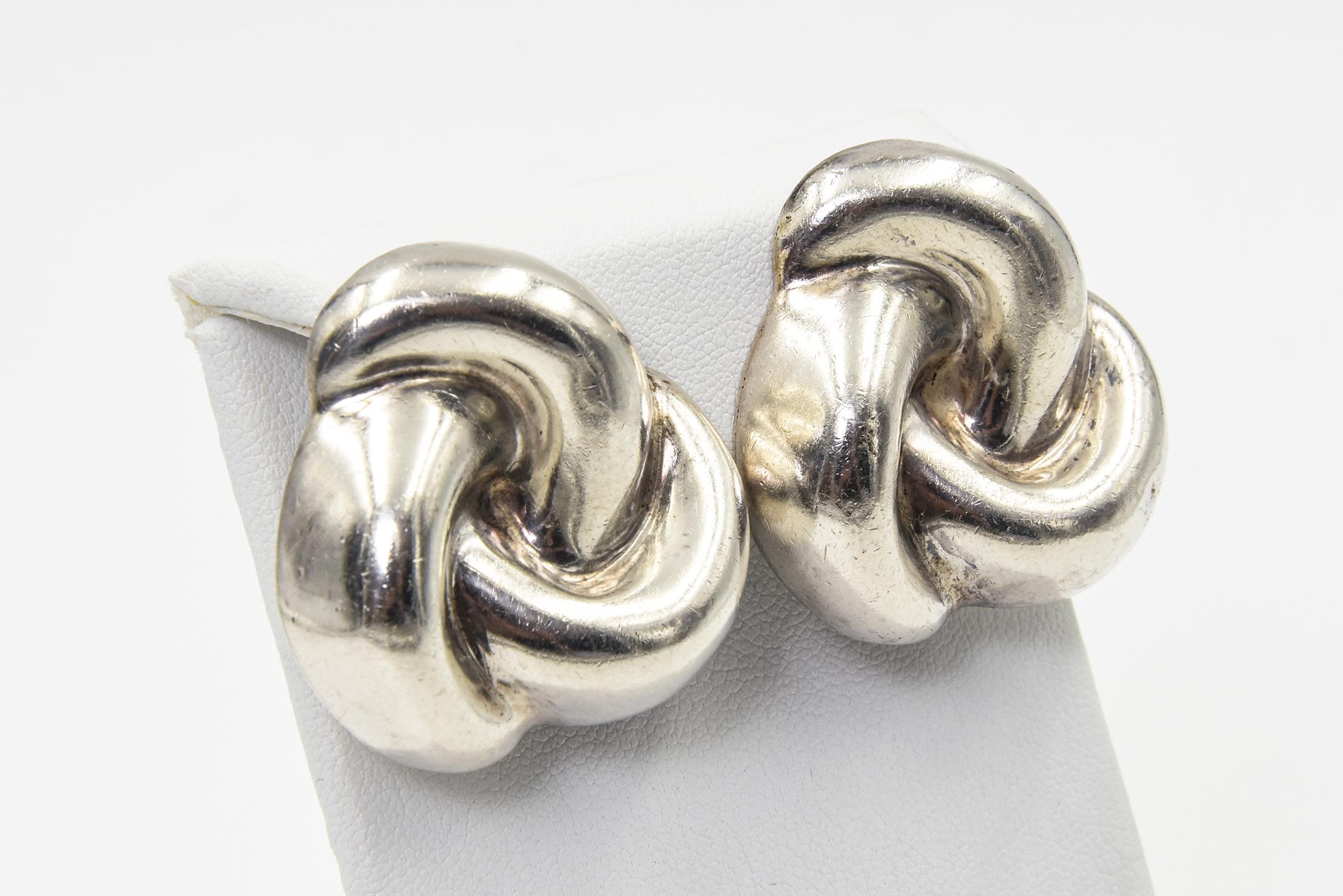 Mexican Sterling Silver Knot Clip-on Earrings In Fair Condition For Sale In Miami Beach, FL