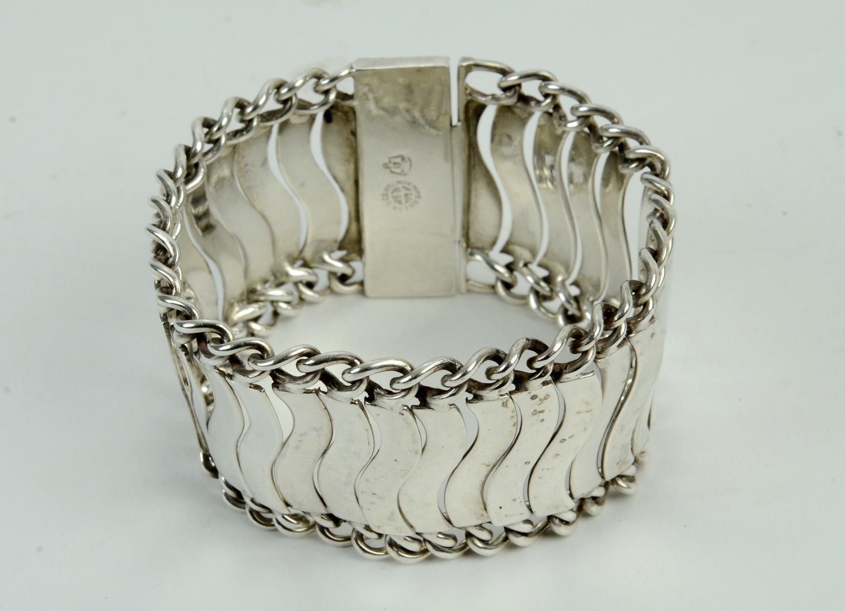 Mexican Sterling Silver Linked Wave Bracelet by Plateria FarFan, c1950. 