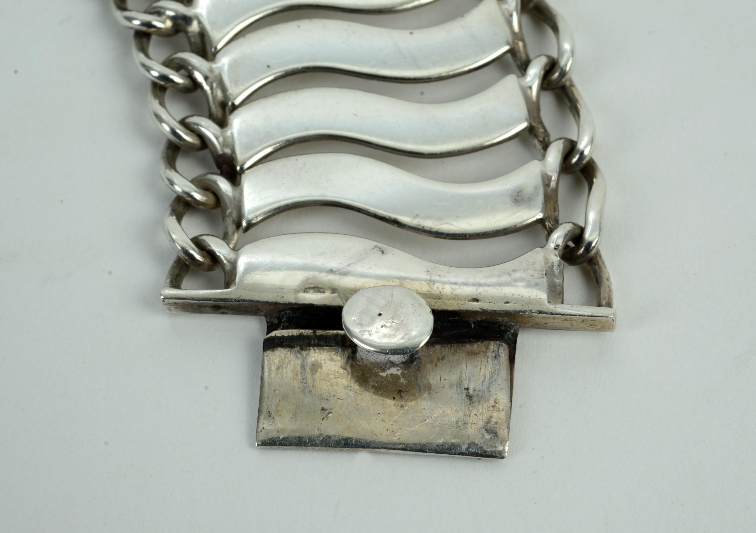 Mexican Sterling Silver Linked Wave Necklace by Plateria Farfan, circa 1950 In Good Condition In valatie, NY