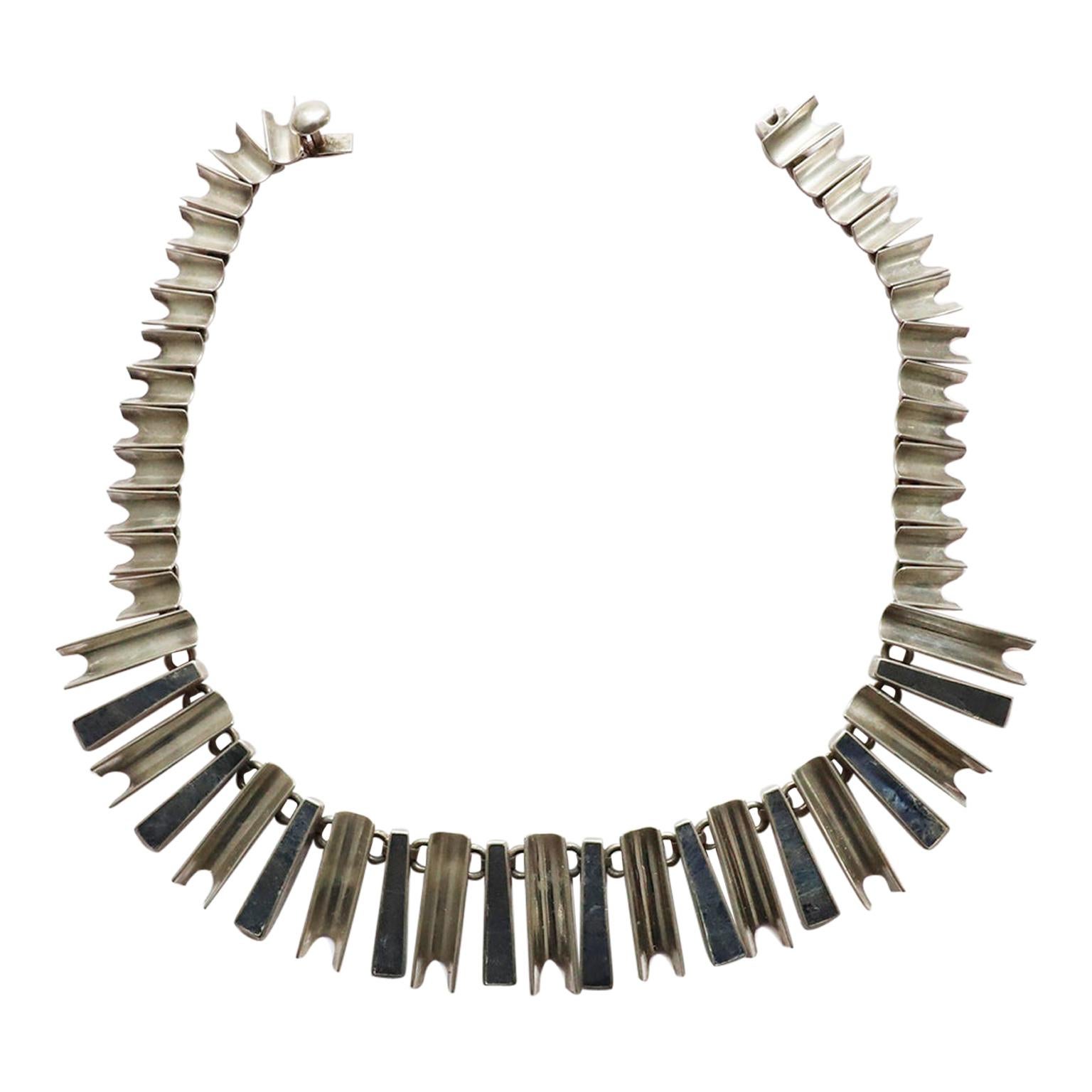 Modernistische mexikanische Halskette aus Sterlingsilber, Antonio Pineda zugeschrieben im Angebot