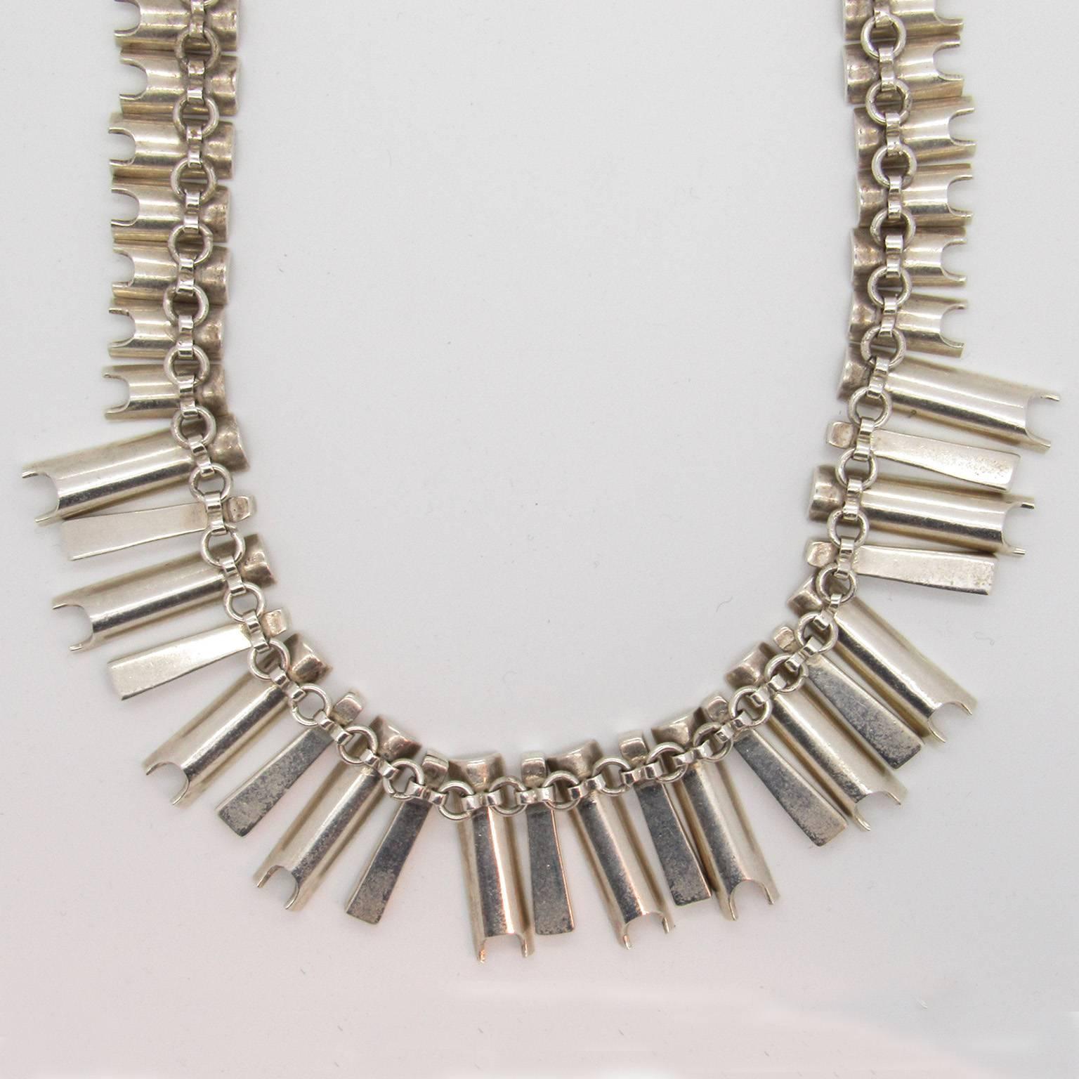 Mexican Sterling Silver Modernist Necklace, Possibly Antonio Pineda In Good Condition For Sale In Concord, MA