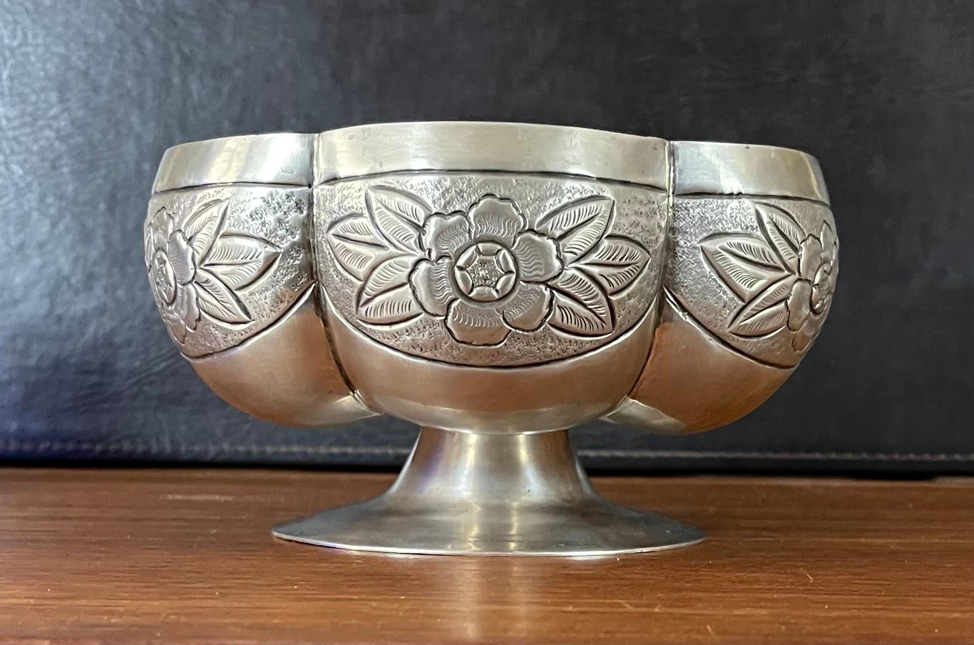 Mexican Sterling Silver Pedestal Bowl with Floral Motif by Maciel For Sale 1