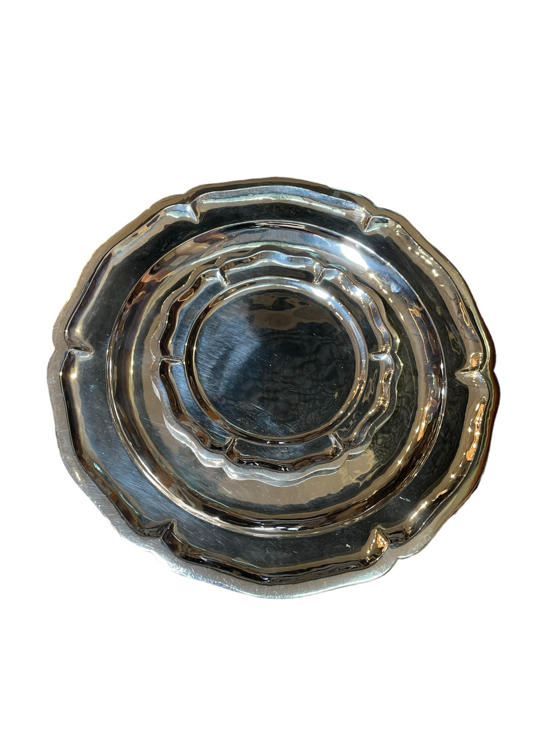 Set di dodici piccoli piatti da dessert e dodici caricatori in argento sterling messicano In condizioni buone in vendita a Guaynabo, PR