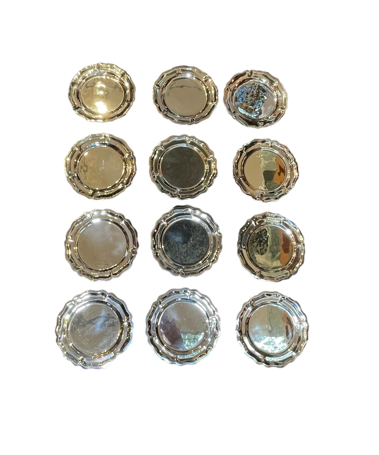 Argento 925 Set di dodici piccoli piatti da dessert e dodici caricatori in argento sterling messicano in vendita