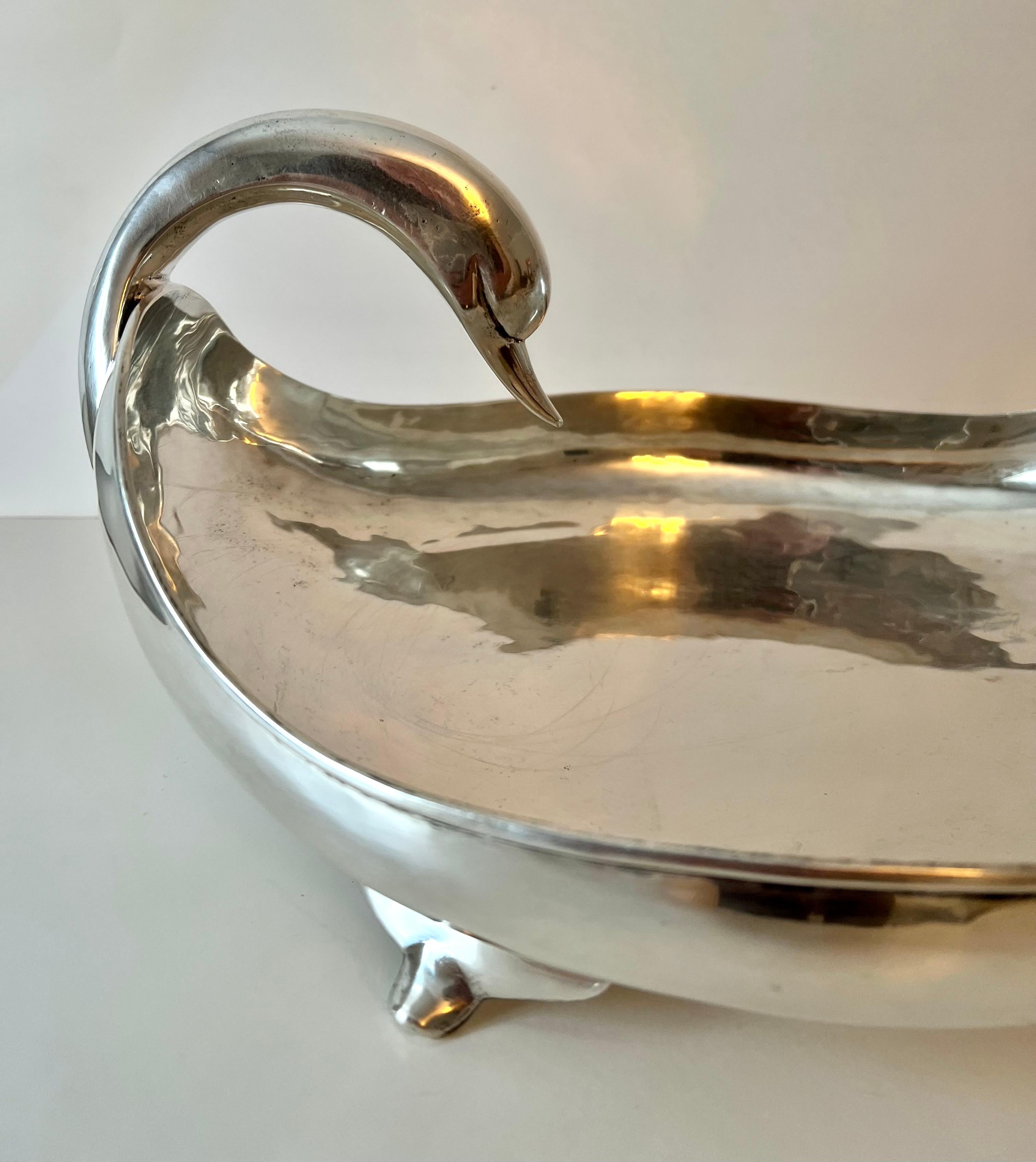 Mexican Sterling Silver Swan Centerpiece Bowl Signed C. Zurita In Good Condition For Sale In Los Angeles, CA