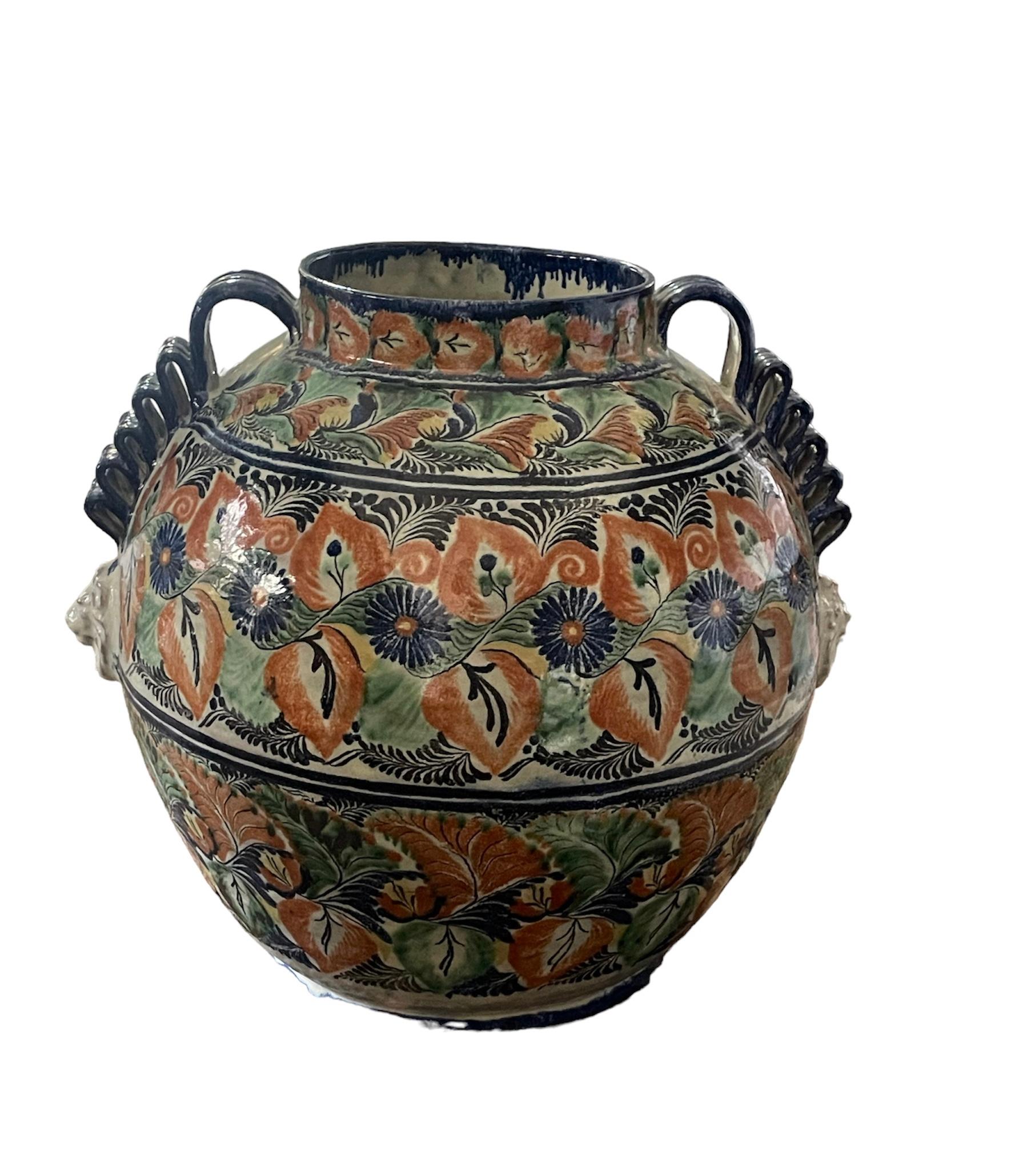 Beautiful ceramic urn made in the city of Guanajuato in the 60s.