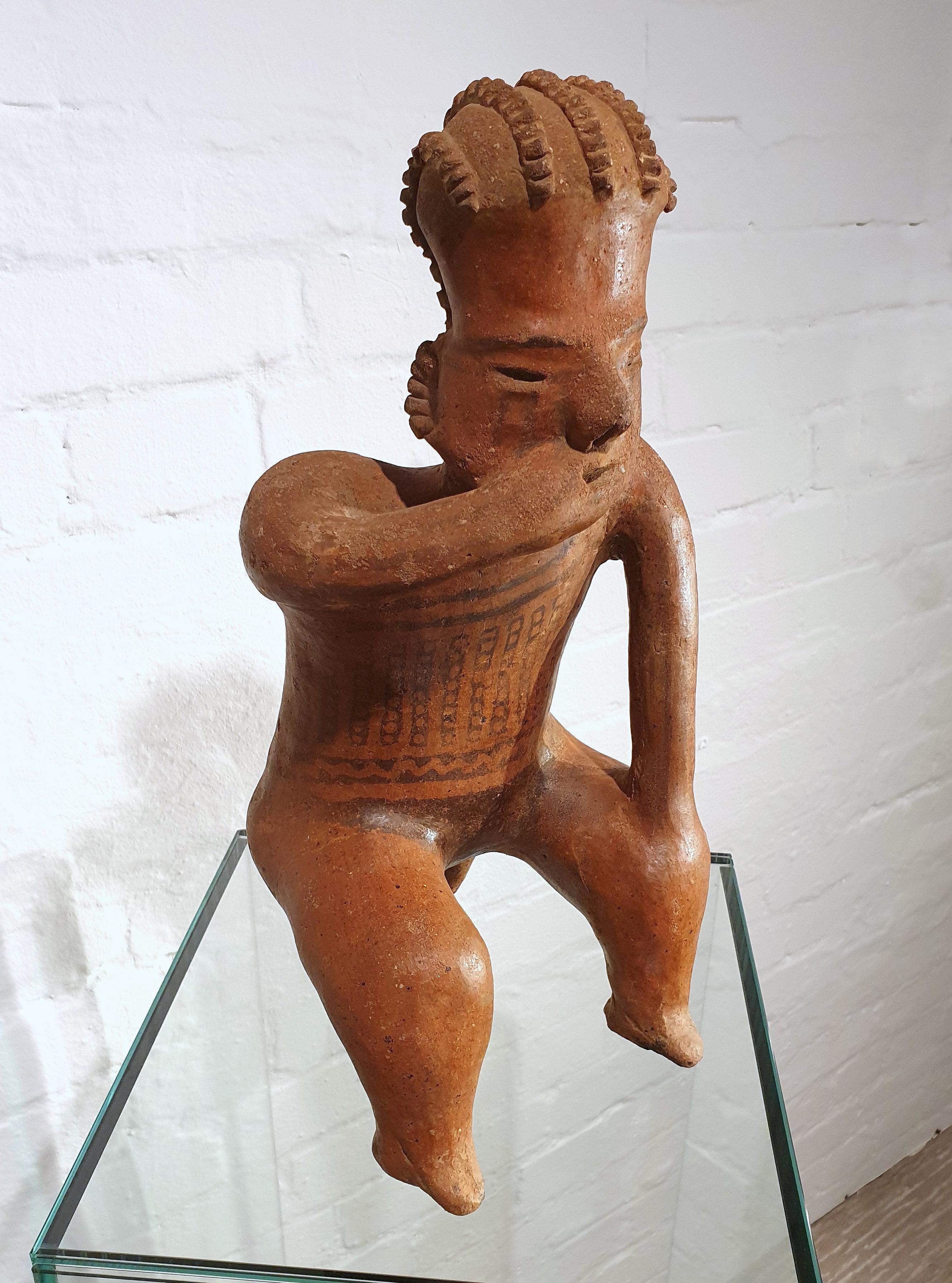 Mexikanische Stammeskunst-Figur aus roter Ton im Zustand „Relativ gut“ im Angebot in London, GB