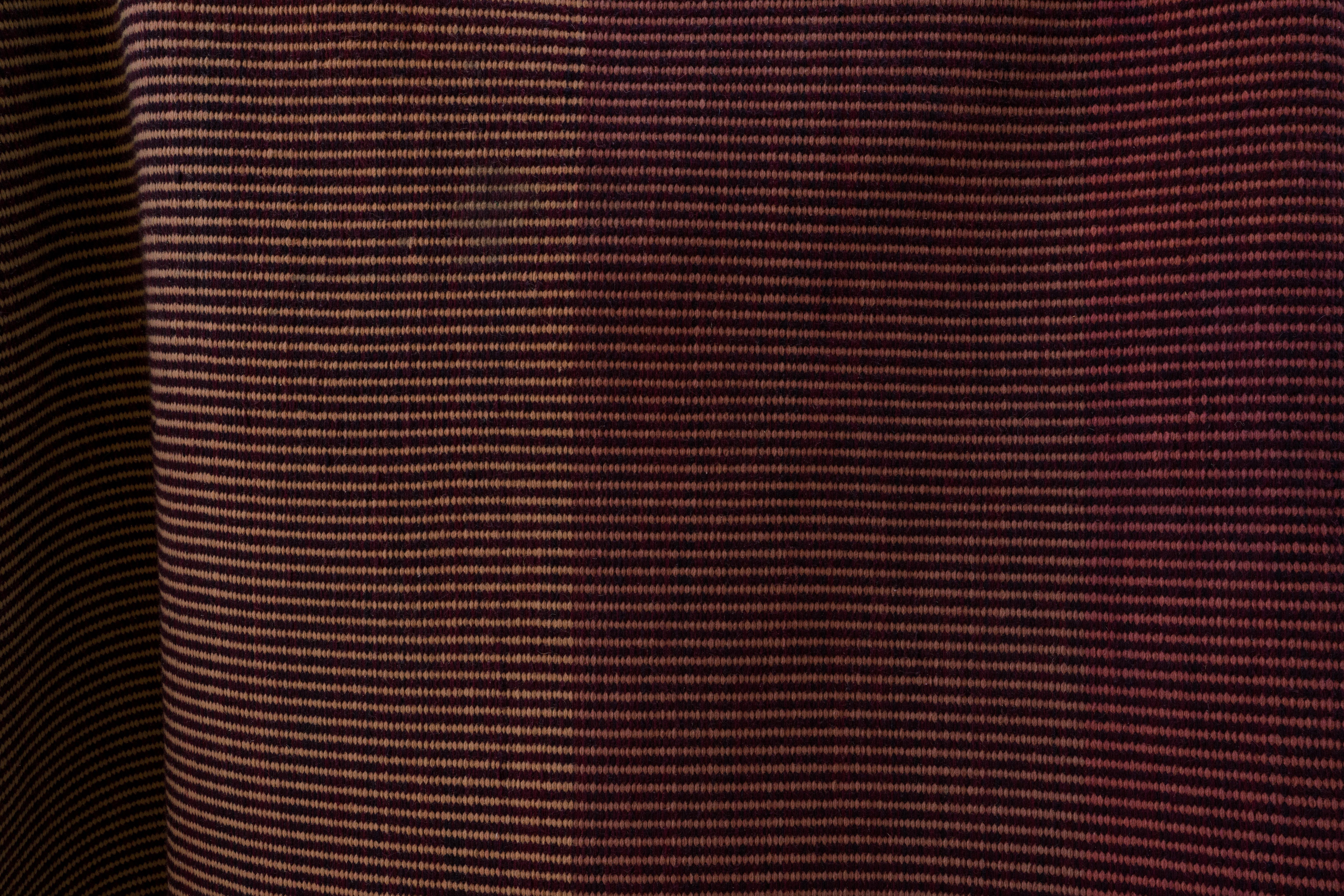 Alfombra Zapoteca Mexicana de Lana Diseño Moderno Abstracto Teñida a Mano Rojo Fucsia en venta 4