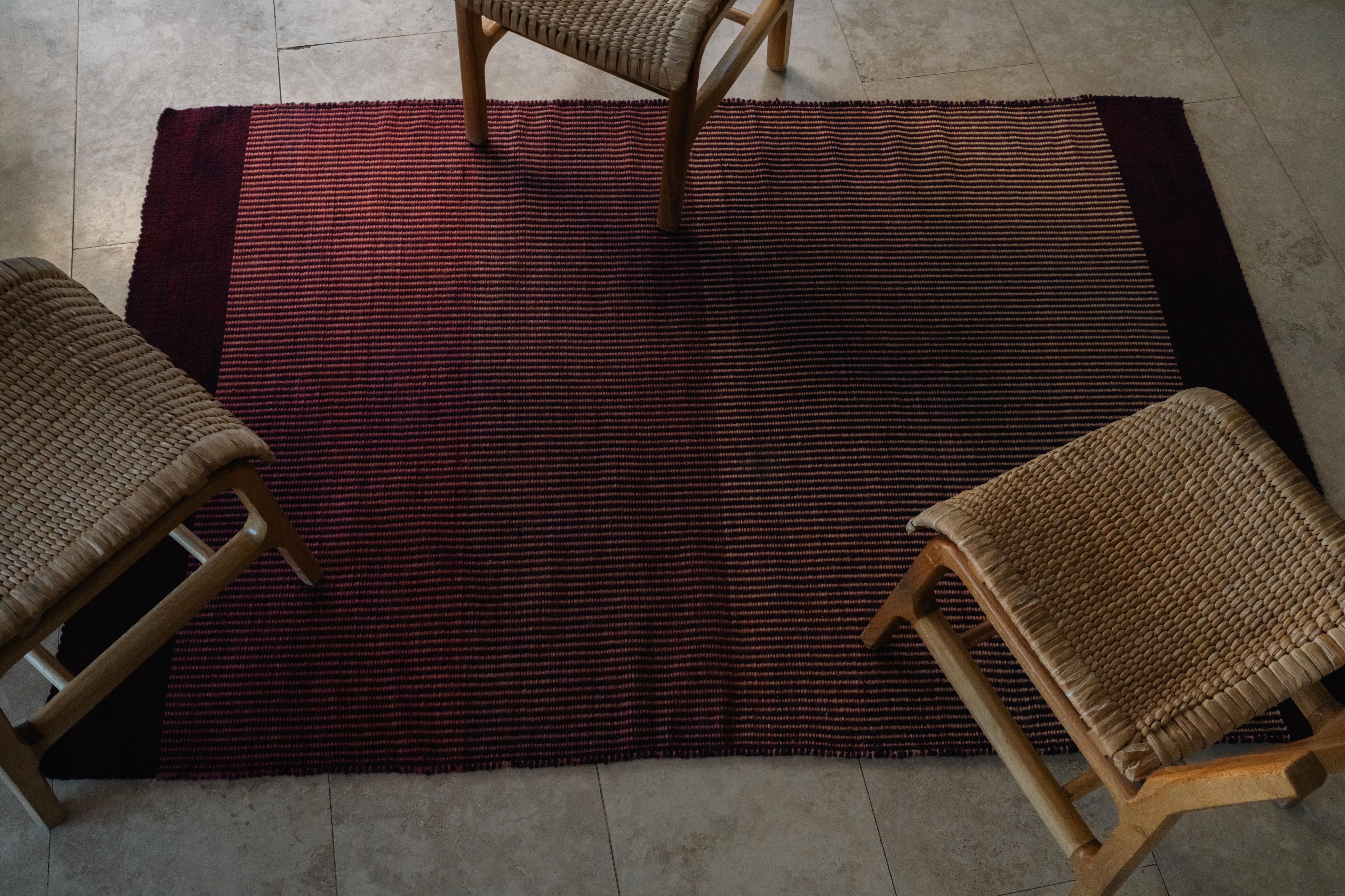 Alfombra Zapoteca Mexicana de Lana Diseño Moderno Abstracto Teñida a Mano Rojo Fucsia en venta 5