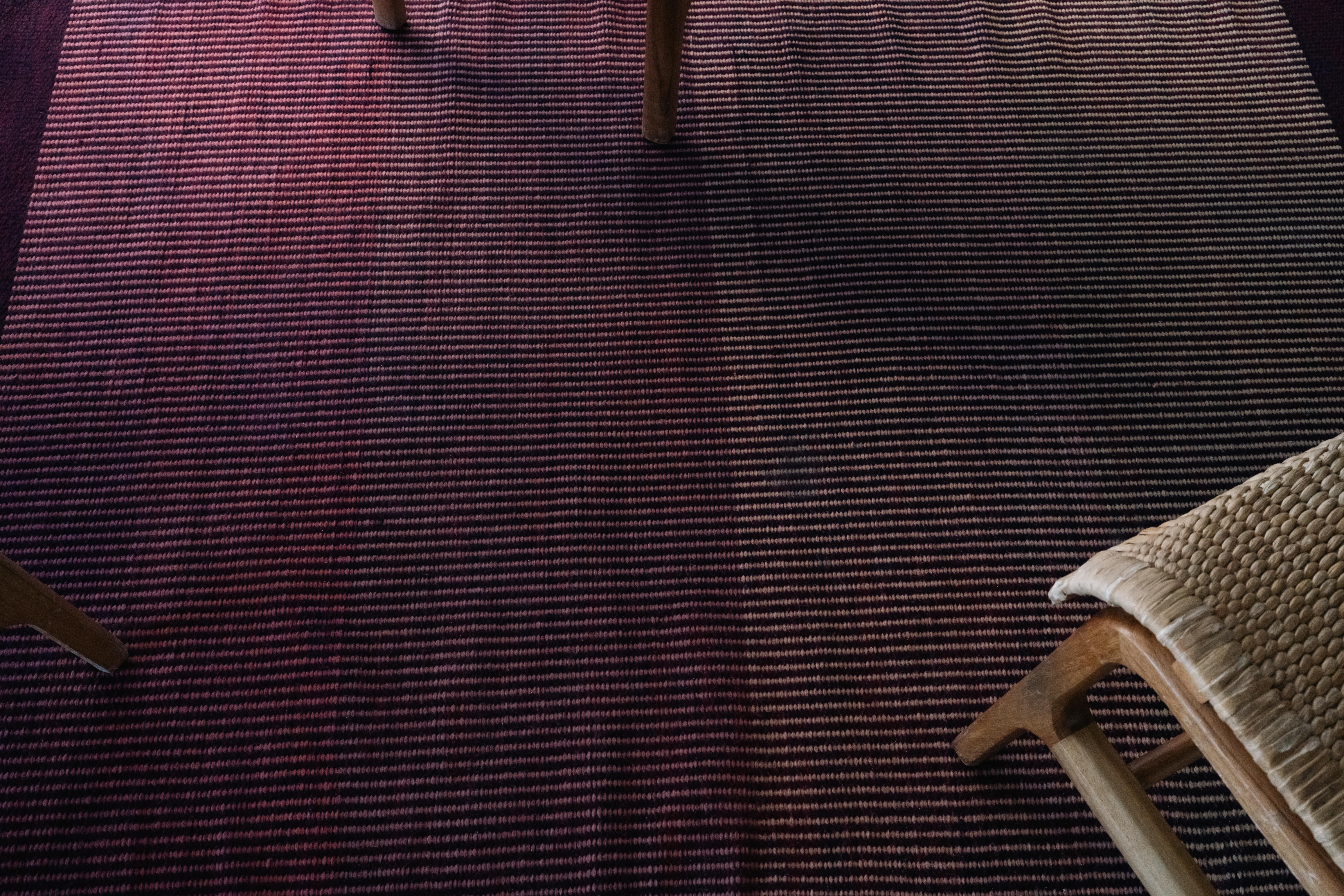 Alfombra Zapoteca Mexicana de Lana Diseño Moderno Abstracto Teñida a Mano Rojo Fucsia en venta 6