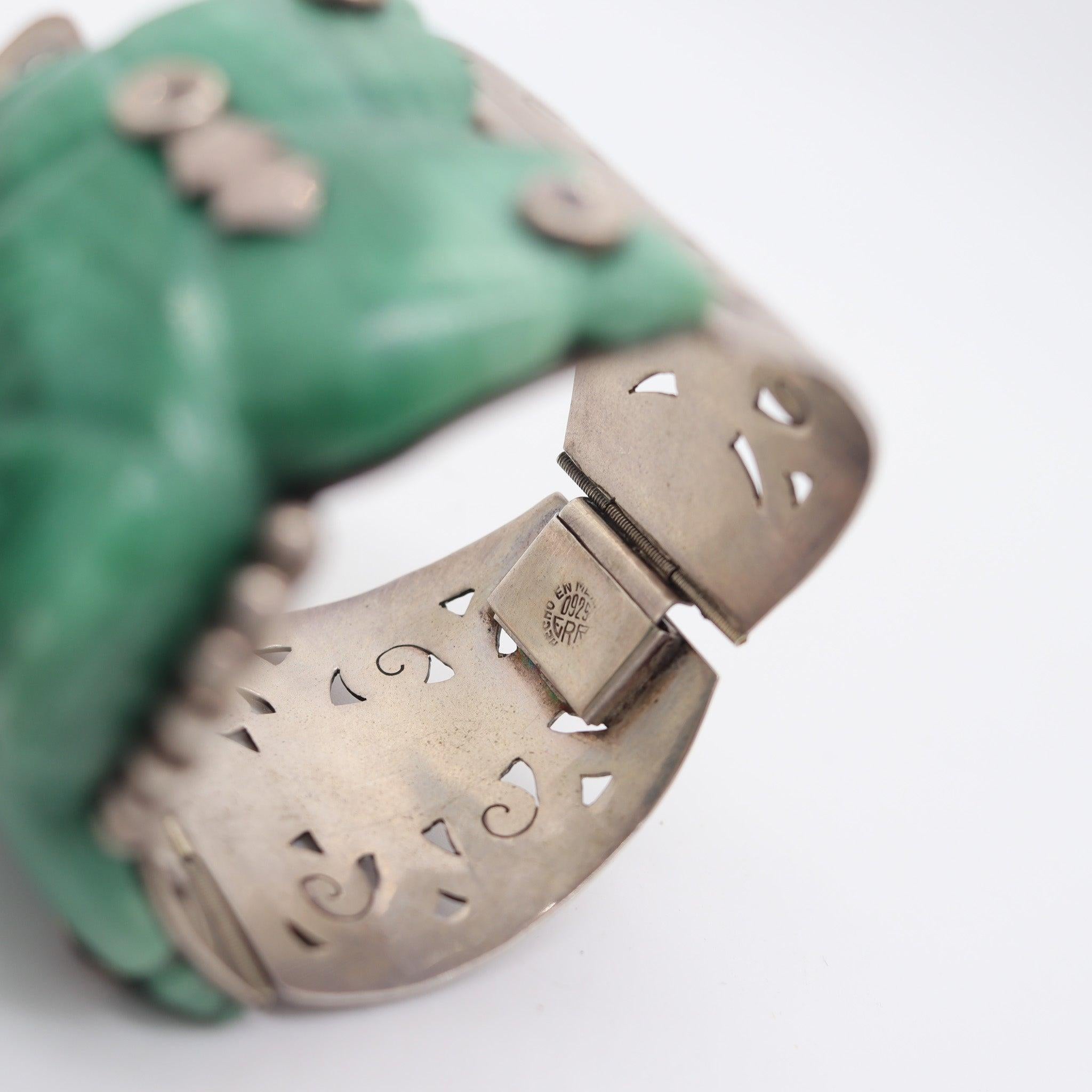 Women's MEXICO 1940 Taxco Artisan Hinge Bracelet In .925 Sterling Silver & Carved Jade For Sale