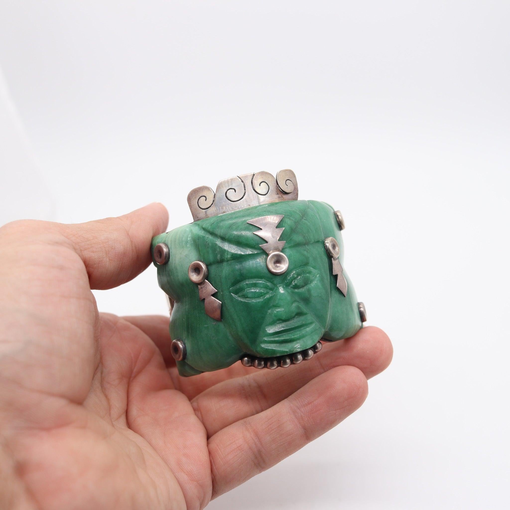 MEXICO 1940 Taxco Artisan Hinge Bracelet In .925 Sterling Silver & Carved Jade For Sale 1