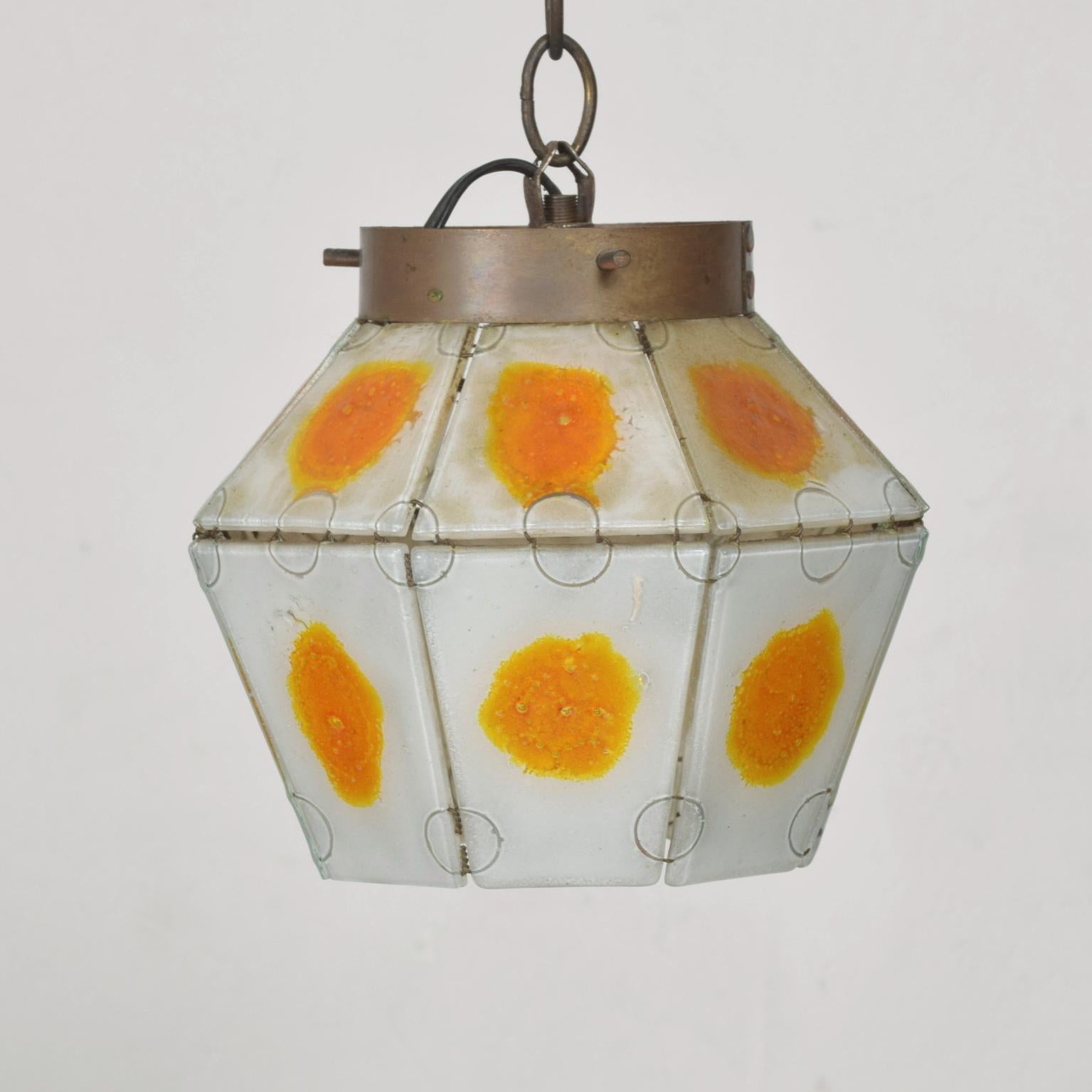 AMBIANIC presents
Mod midcentury custom stained glass Orange Lamp Shade by Feders Felipe Delfinger, Mexico 1960s
Shade measures: 7 H x 8 In diameter
Original unrestored vintage preowned condition.
Please refer to images.


