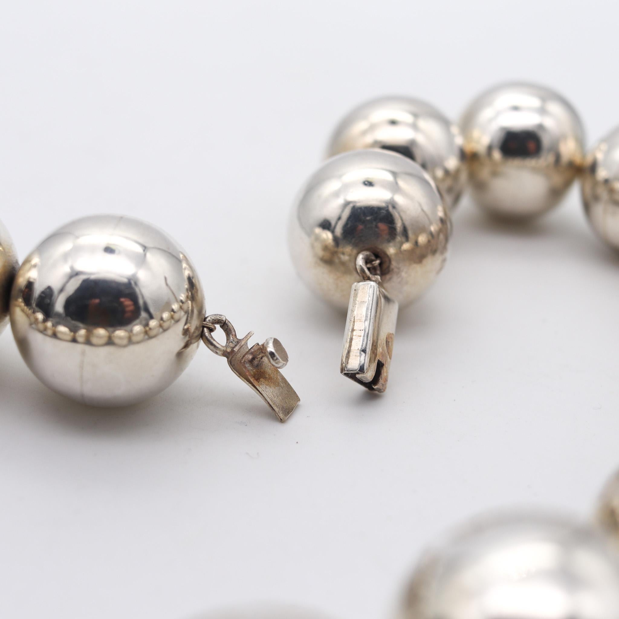 Women's Mexico 1970 Modernist Spherical Balls Necklace in Solid .925 Sterling Silver For Sale