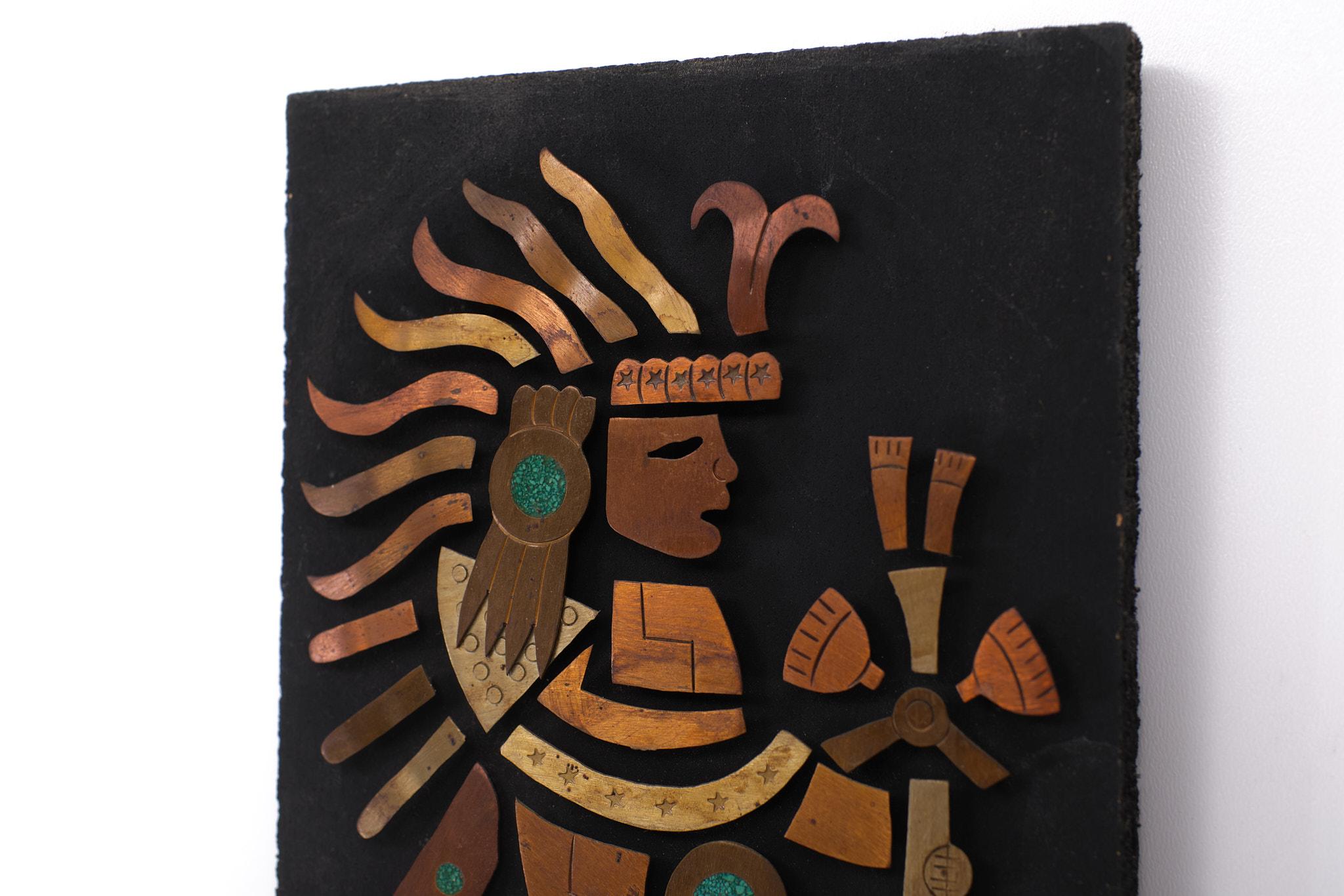 Laiton Mexique Azteken Suspension murale en laiton  1972  en vente