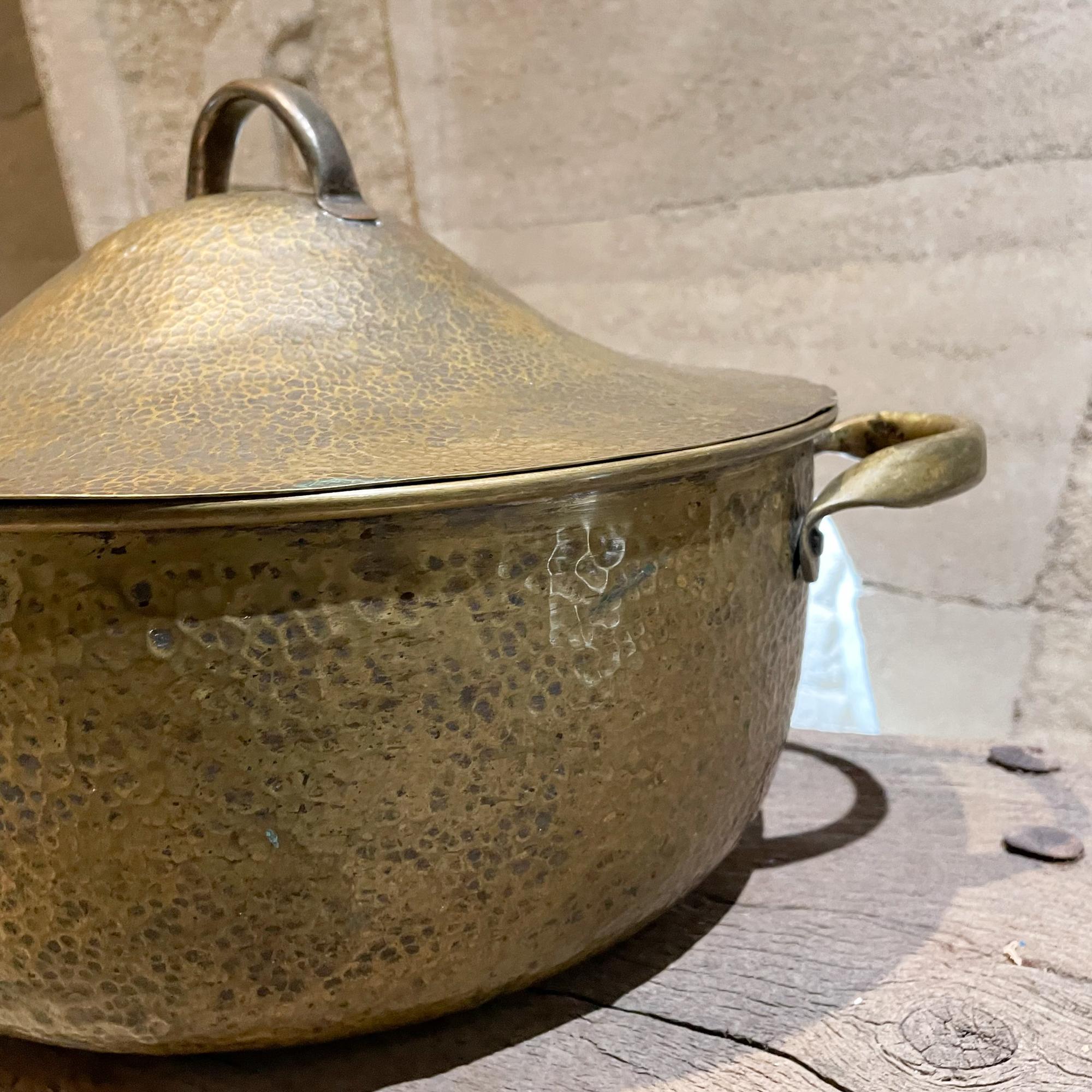 Mexican Mexico Lovely Covered Large Pot Golden Hammered Brass 1960s Vintage Cookware