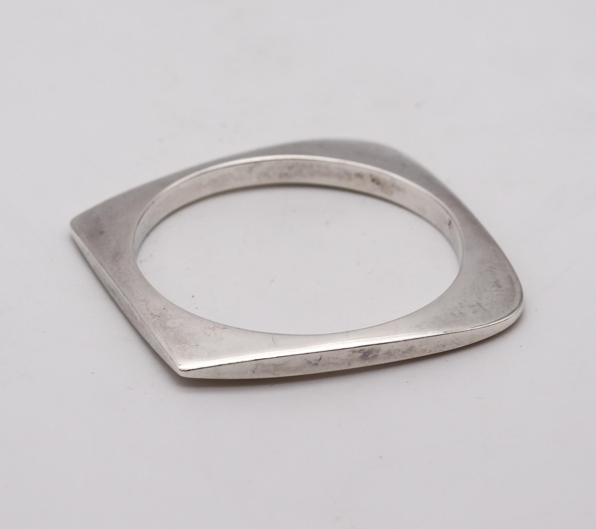 Mexico Modernism 1970 Bold Geometric Bangle Bracelet In .925 Sterling Silver In Excellent Condition For Sale In Miami, FL