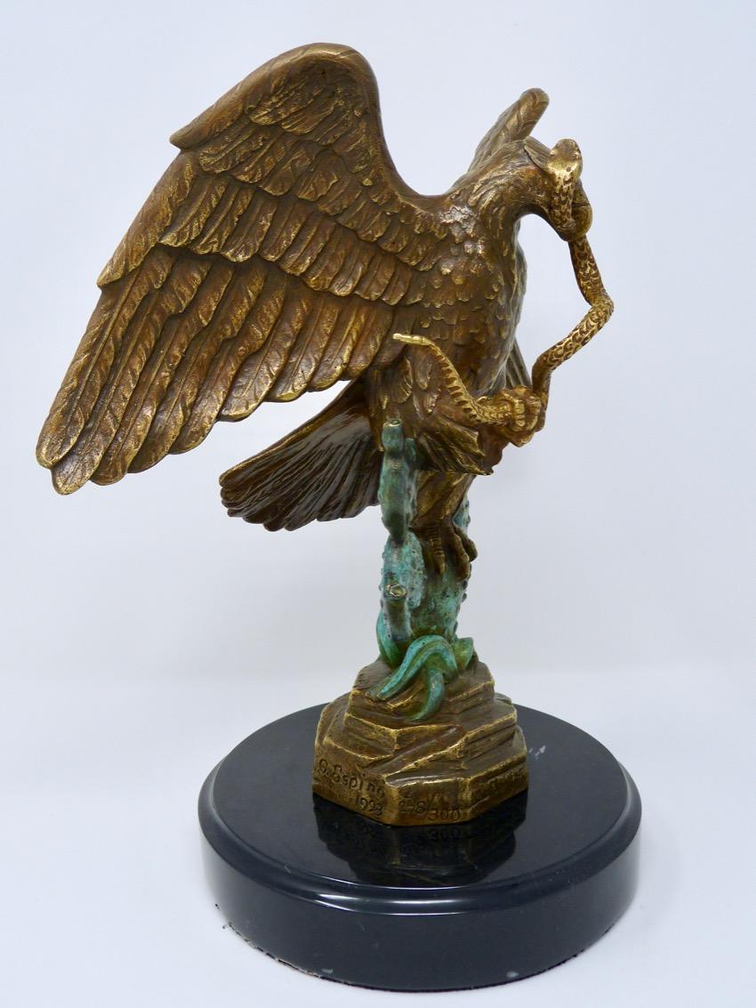 Mexican national eagle made of bronze with marble base 
Signed Carlos Espino, dated 1993
Edition of 300 pieces, made in Mexico
Comes with certificate from artist
Excellent conditions.