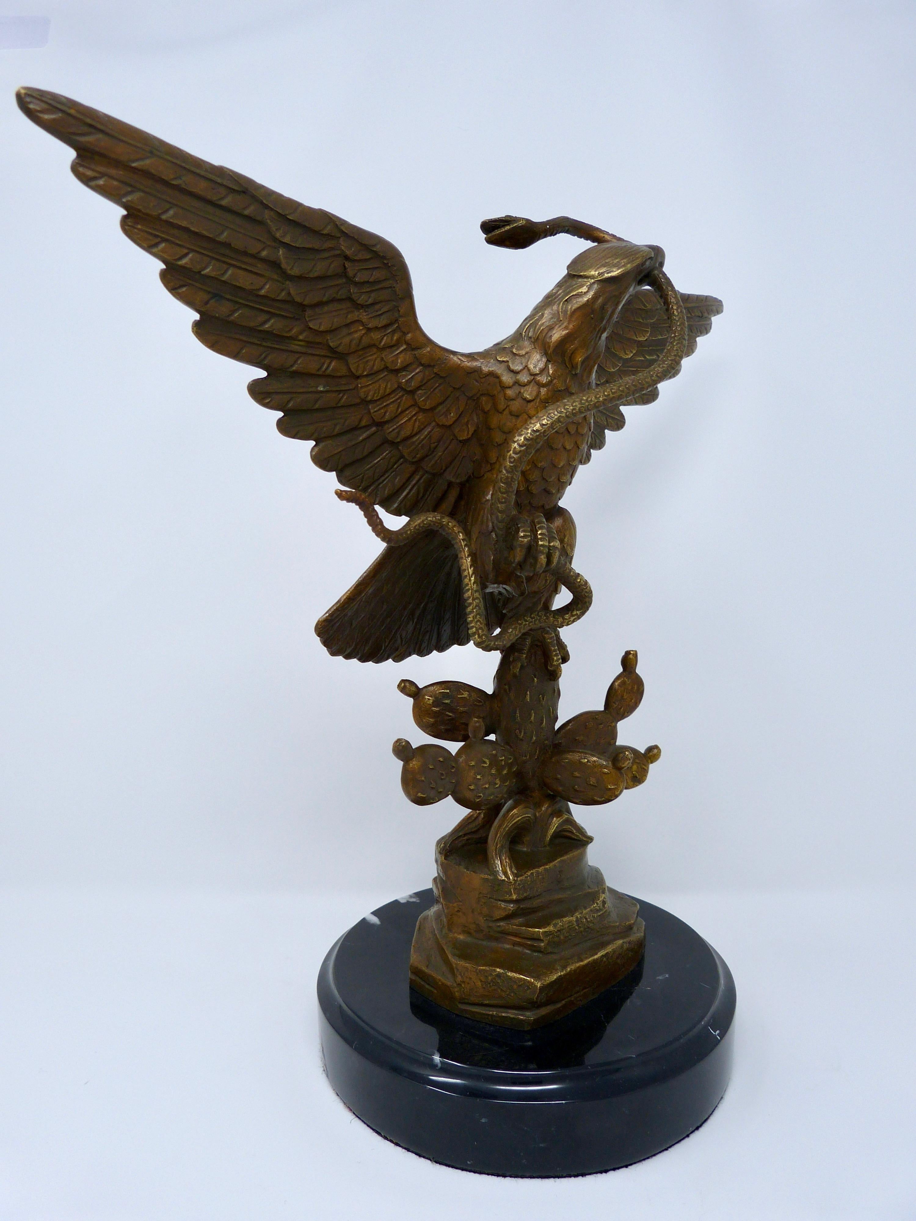 Mexican republican eagle made of bronze with marble base
Signed Carlos Espino, dated 1993
Edition of 300 pieces, made in Mexico
Comes with certificate from artist
Excellent conditions.
