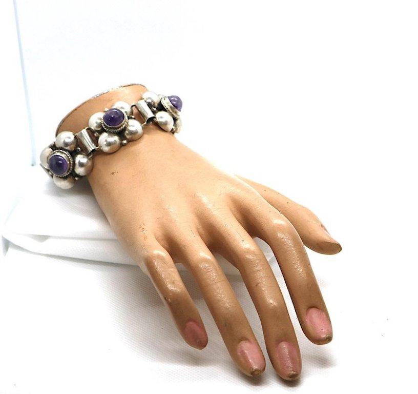 Mexico Sterling Silver Amethyst Cabochon Bracelet In Good Condition For Sale In West Palm Beach, FL