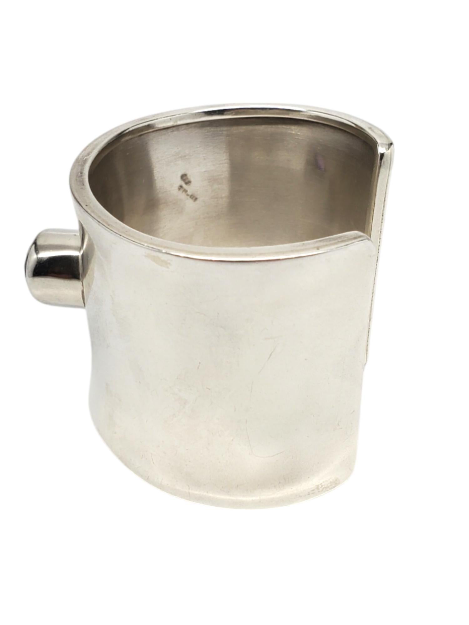 Breites Manschettenarmband aus Sterlingsilber mit lila Edelsteinen aus Mexiko #20644 im Zustand „Gut“ im Angebot in Washington Depot, CT