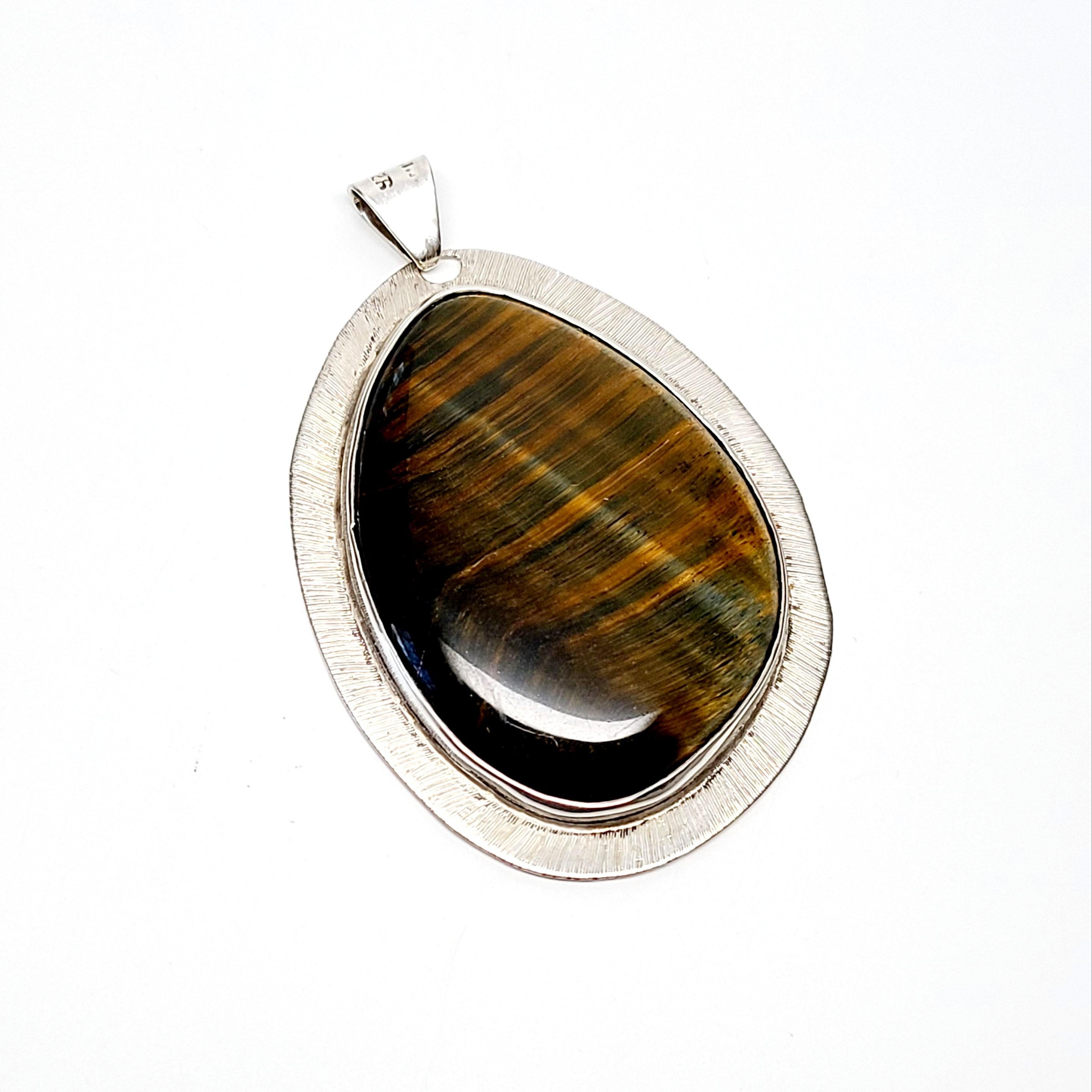 Mexico Sterling Silver Tiger's Eye Pendant Signed LMH In Good Condition In Washington Depot, CT