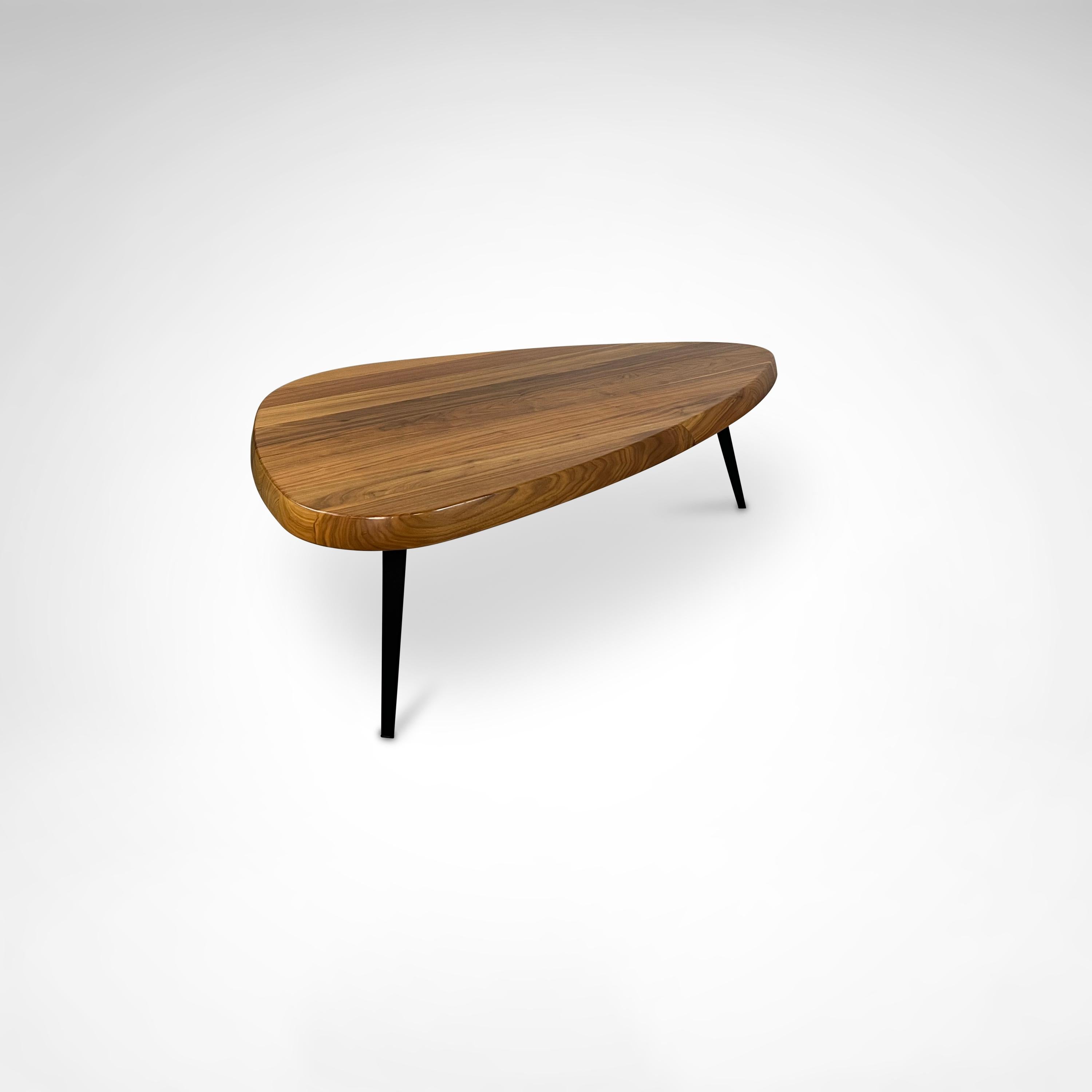 Mexikanischer Couchtisch aus Nussbaumholz von Charlotte Perriand für Cassina, 2015 im Angebot 3