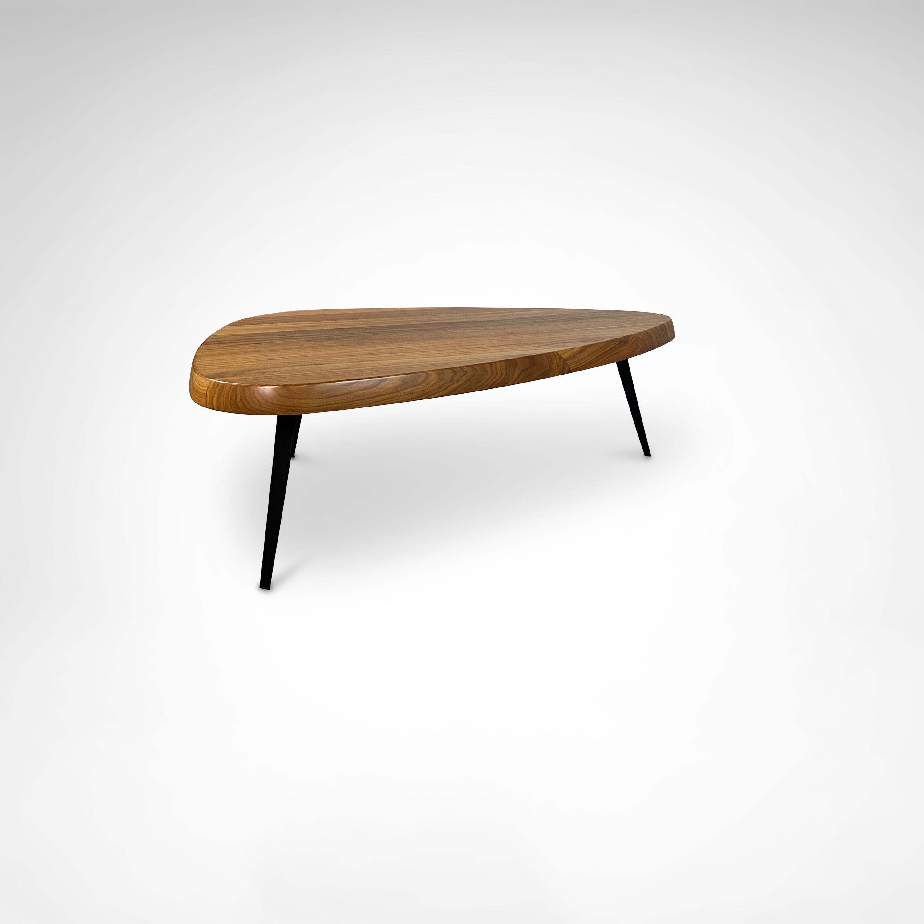 Mexikanischer Couchtisch aus Nussbaumholz von Charlotte Perriand für Cassina, 2015 im Angebot 4