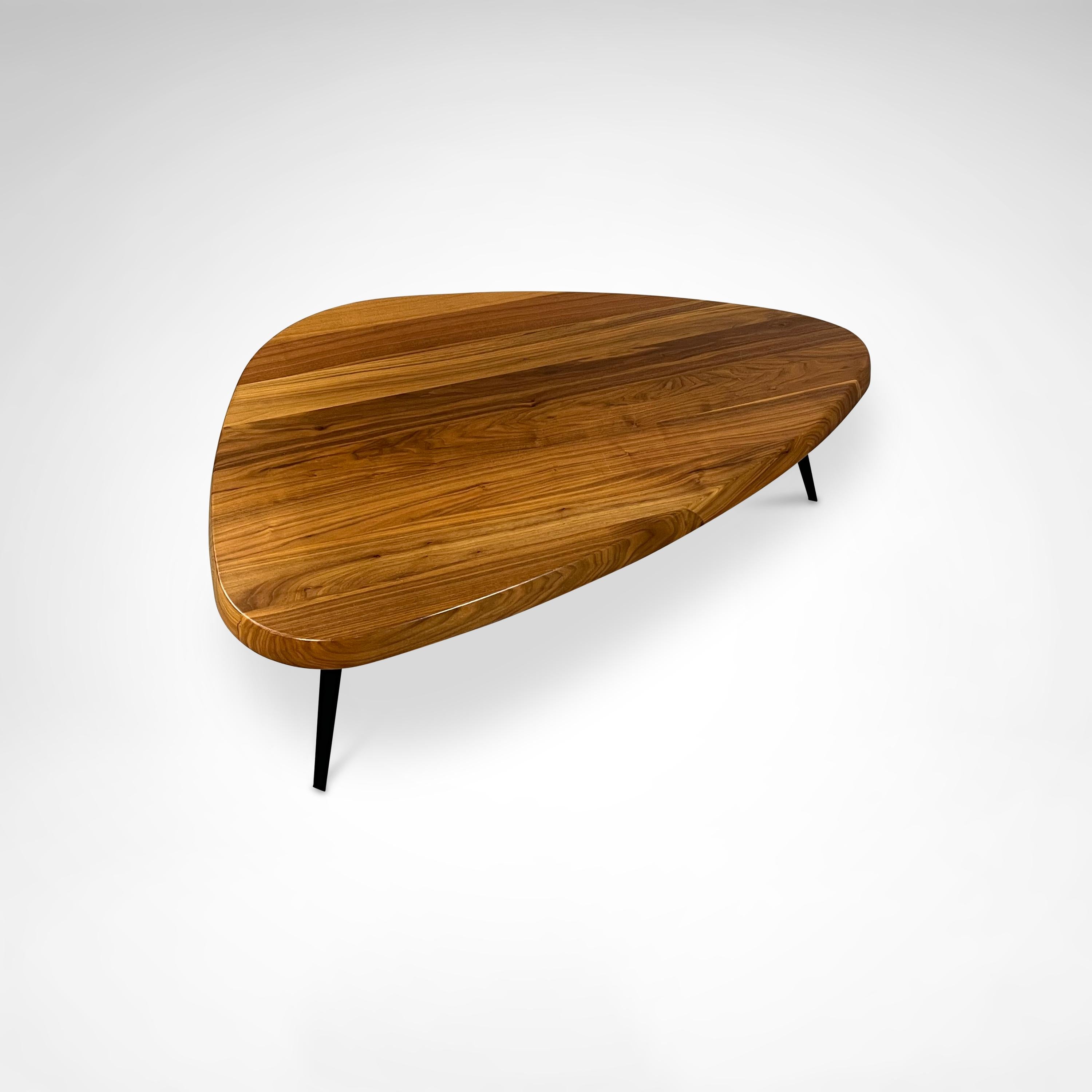 Mexikanischer Couchtisch aus Nussbaumholz von Charlotte Perriand für Cassina, 2015 im Angebot 6