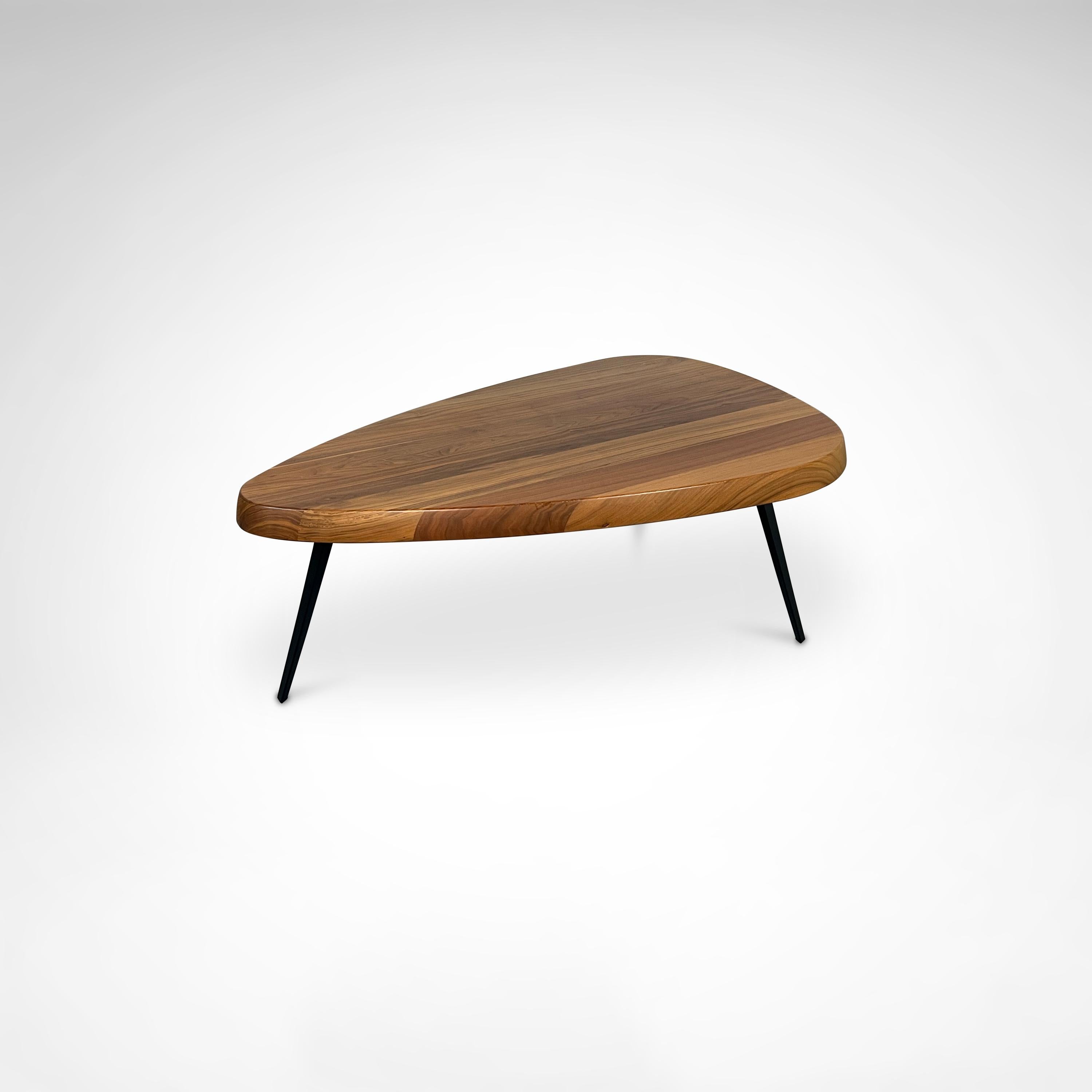Mexikanischer Couchtisch aus Nussbaumholz von Charlotte Perriand für Cassina, 2015 (Italienisch) im Angebot