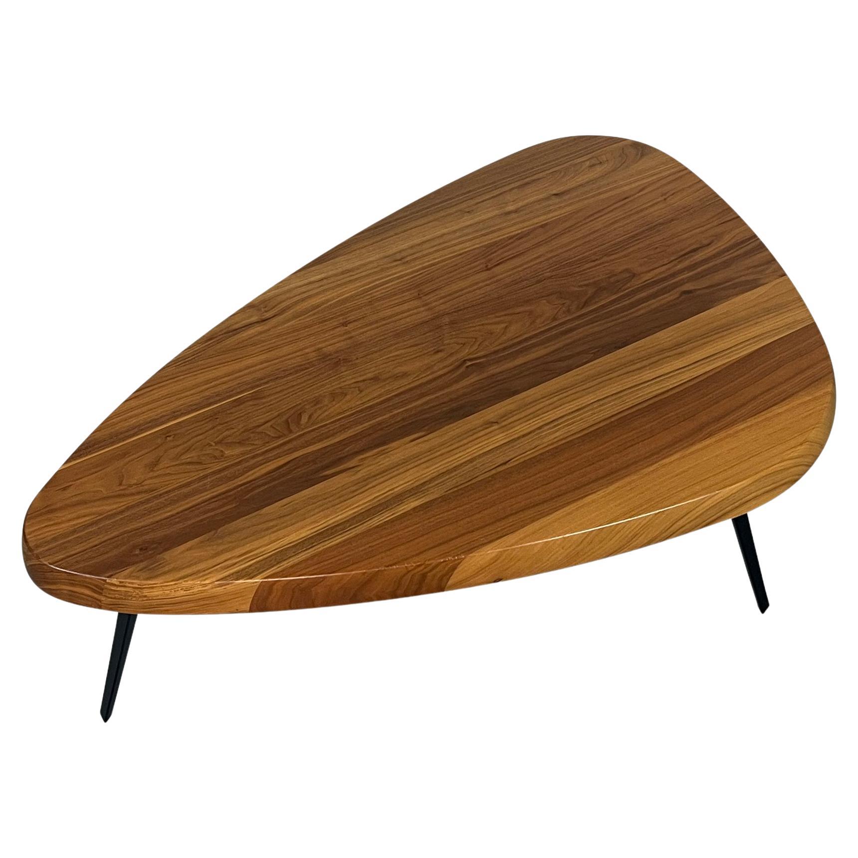 Tavolino in noce Mexique di Charlotte Perriand per Cassina 2015
