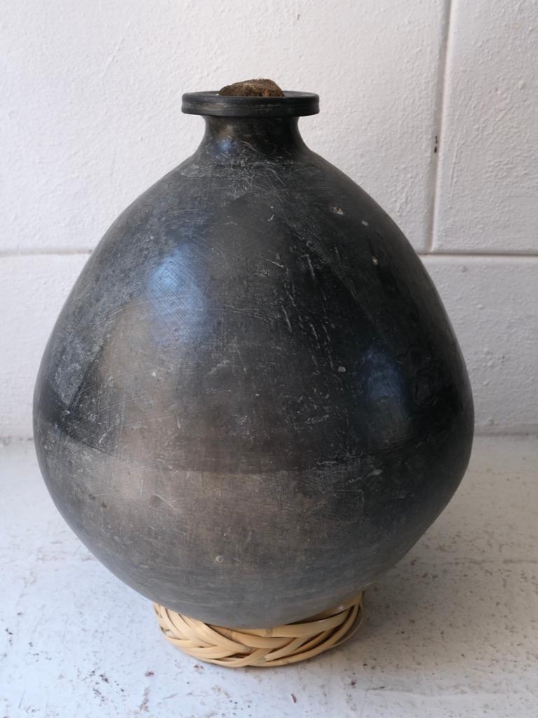 Black clay mezcal pot from San Bartolo Coyotepec, Oaxaca, circa 1960's. Lightly engraved 