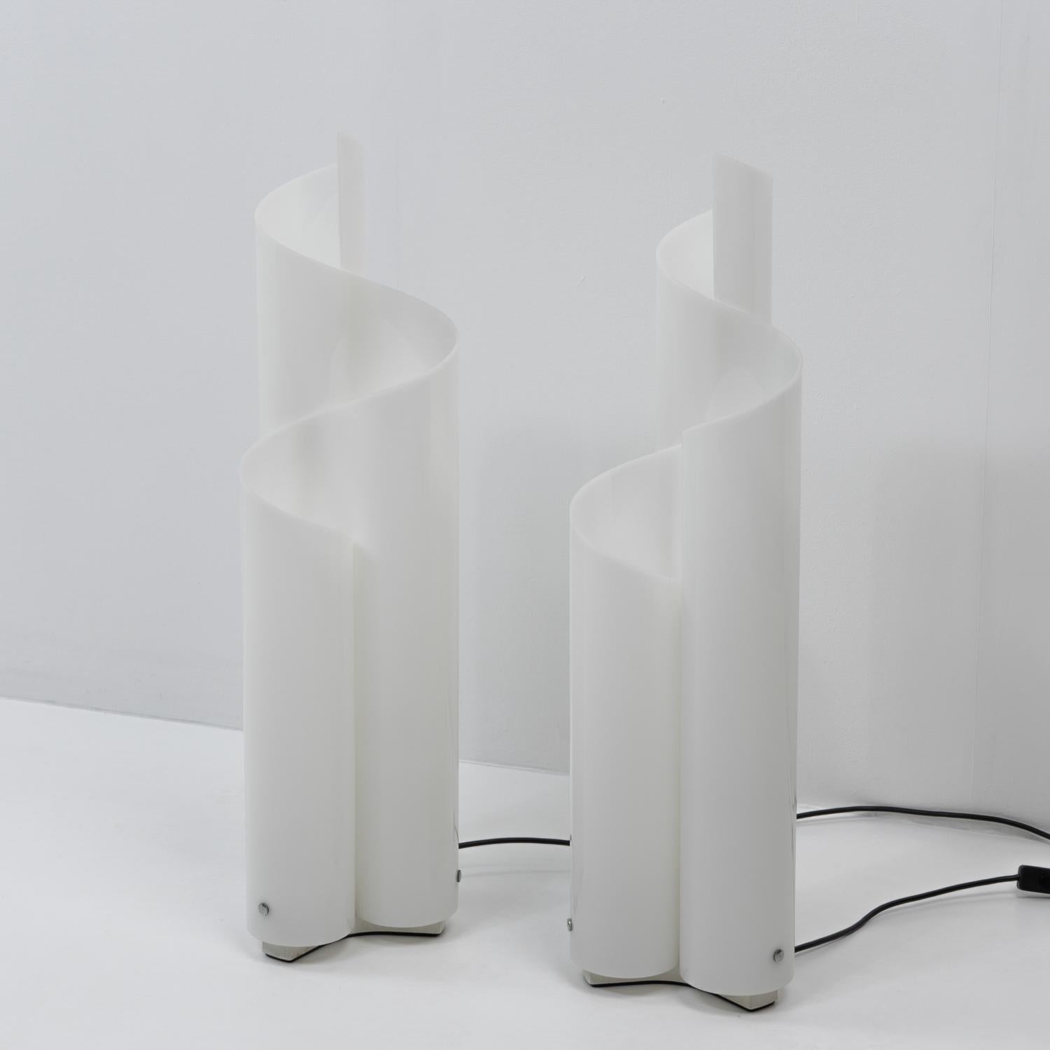 Lampade da tavolo Mezza Chimera di Vico Magistretti per Artemide, anni '70, Set di 2 In condizioni buone in vendita a Renens, CH