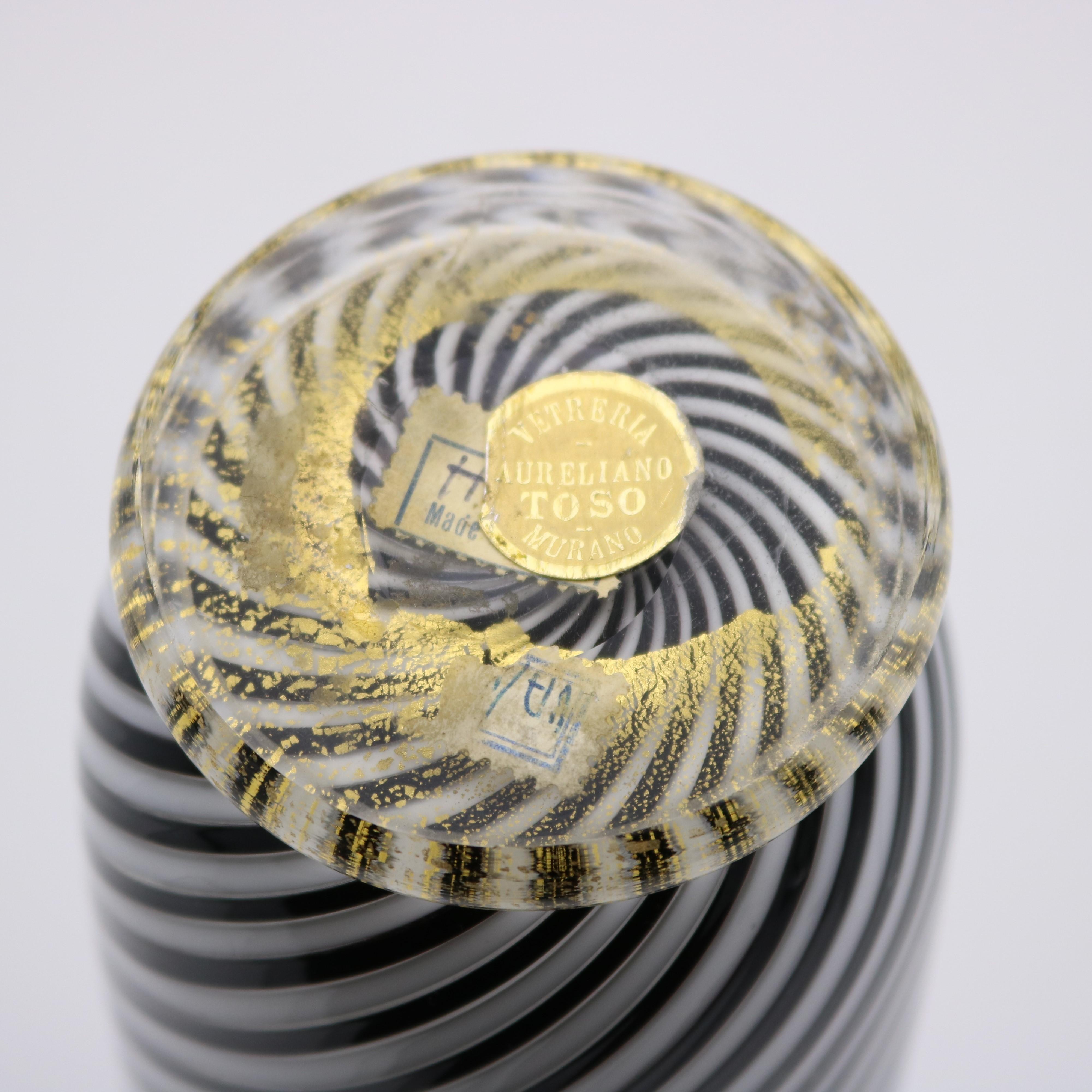 Metà XX secolo Vaso in vetro di Murano 'Mezza Filigrana' di Dino Martens in vendita