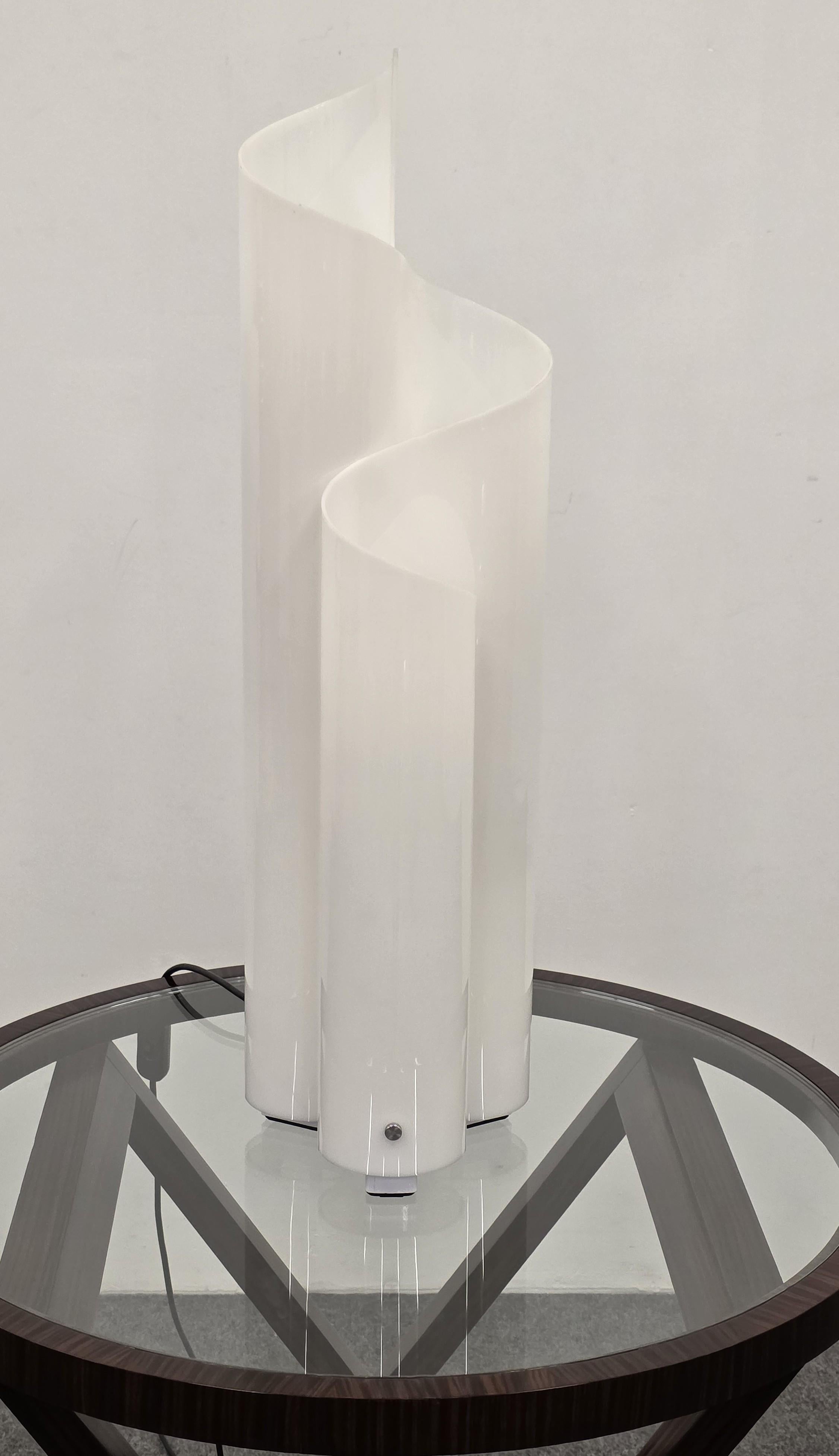 Mezzachimera Table Lamp by Vico Magistretti for Artemide, Italy, 1960s In Good Condition For Sale In Hamburg, PA