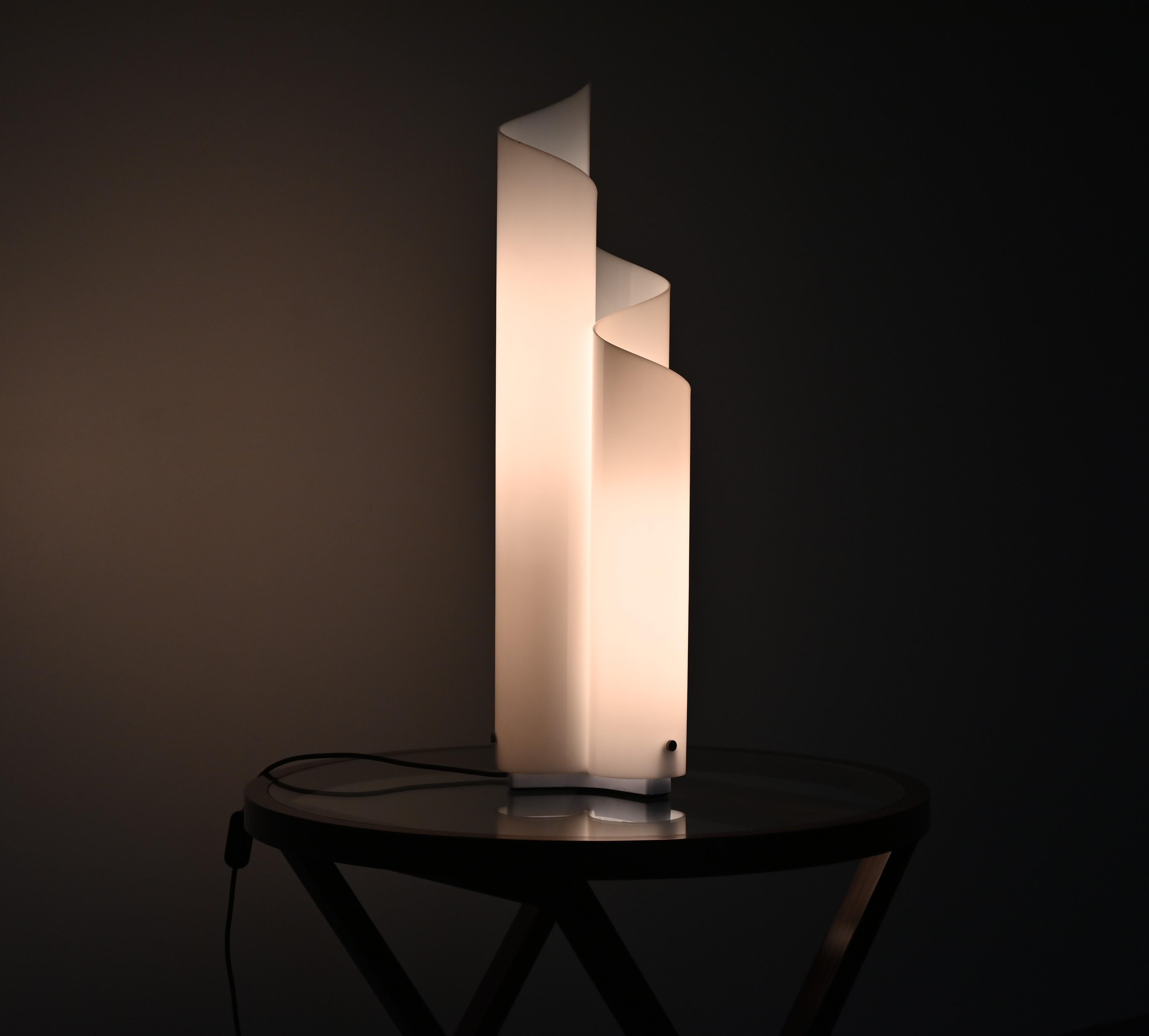 Acrylic Mezzachimera Table Lamp by Vico Magistretti for Artemide, Italy, 1960s For Sale