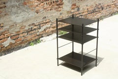 Mezzo Mesa auxiliar personalizable Mesa estantería o consola de metal artesanal