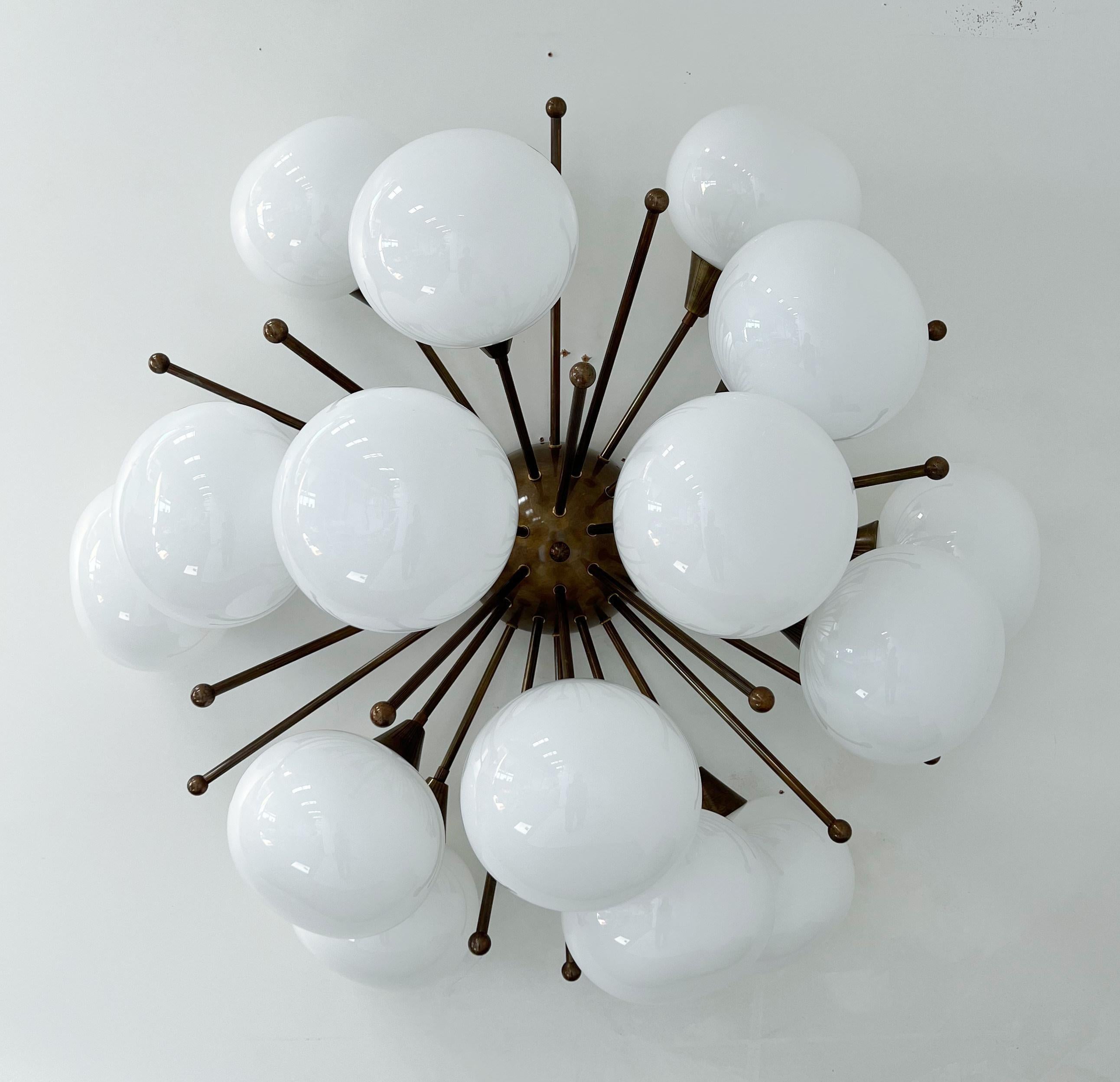 XXI secolo e contemporaneo Mezzo Flush Mount di Fabio Ltd in vendita