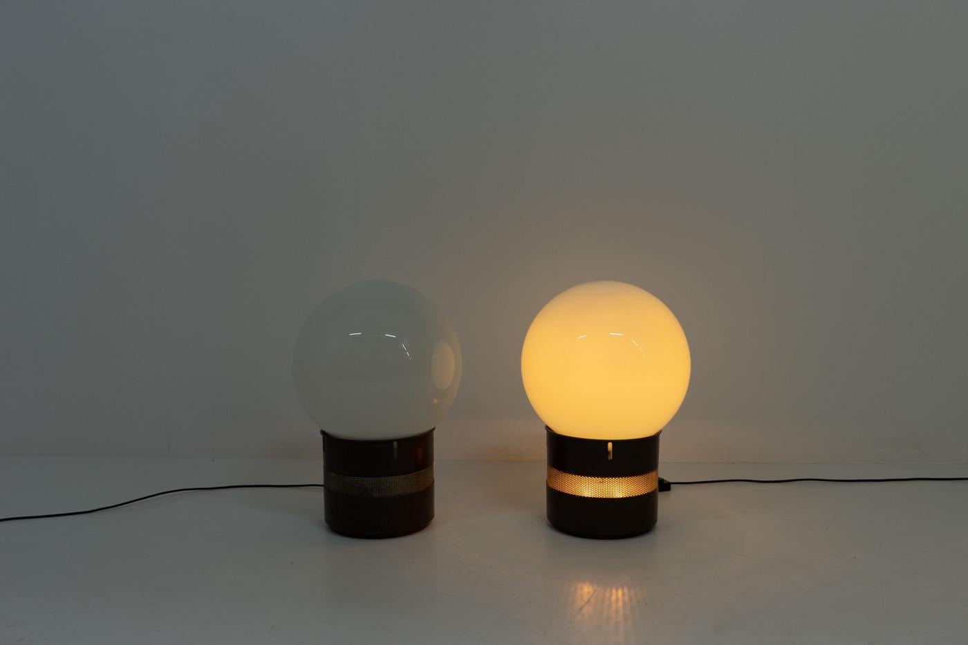 Mezzo Oracolo lamps by Gae Aulenti for Artemide, 1960s For Sale 6