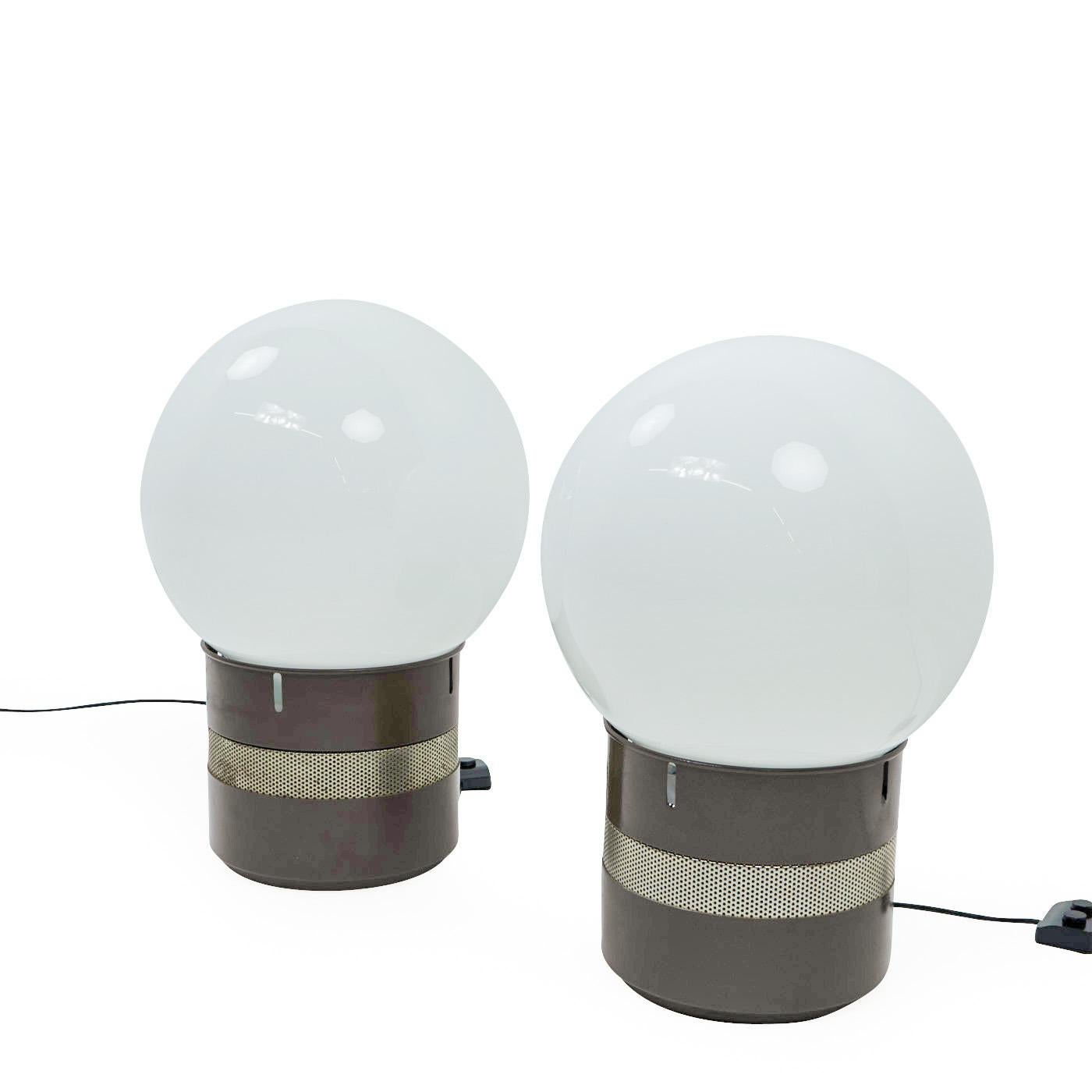 Mid-Century Modern Mezzo Oracolo lamps by Gae Aulenti for Artemide, 1960s For Sale