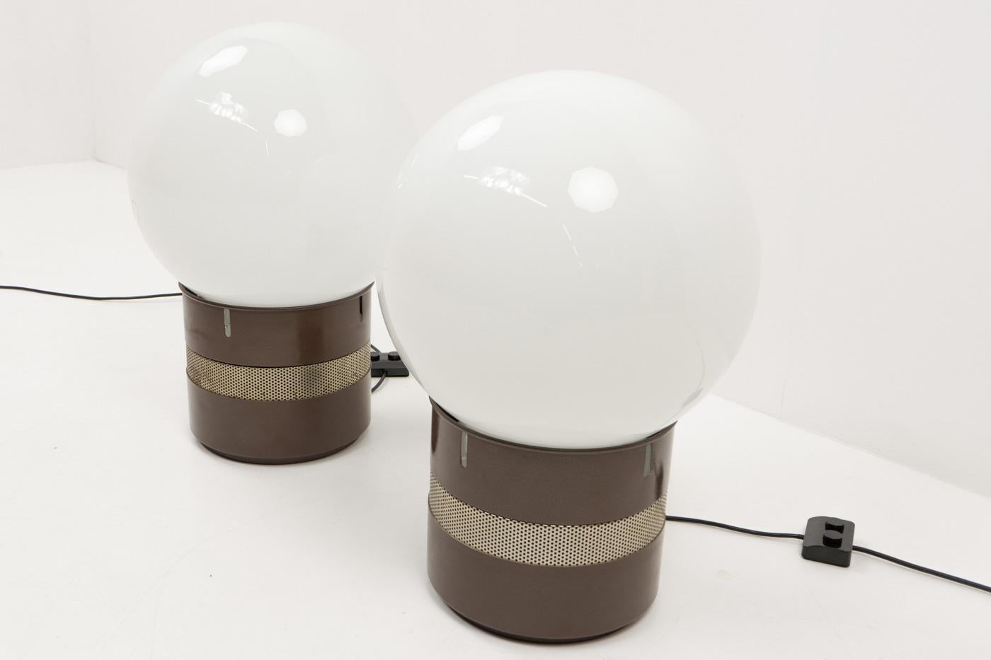 Mezzo Oracolo lamps by Gae Aulenti for Artemide, 1960s In Good Condition For Sale In Renens, CH