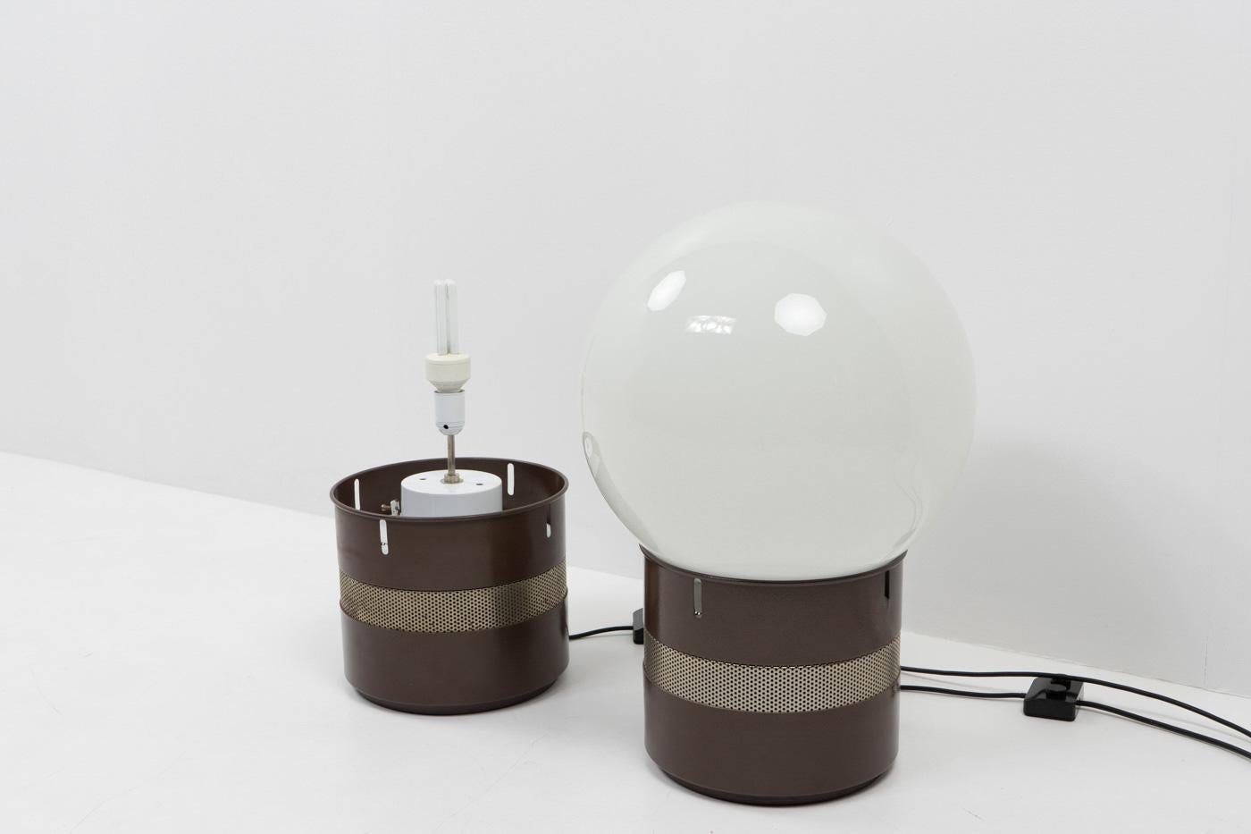 Aluminum Mezzo Oracolo lamps by Gae Aulenti for Artemide, 1960s For Sale