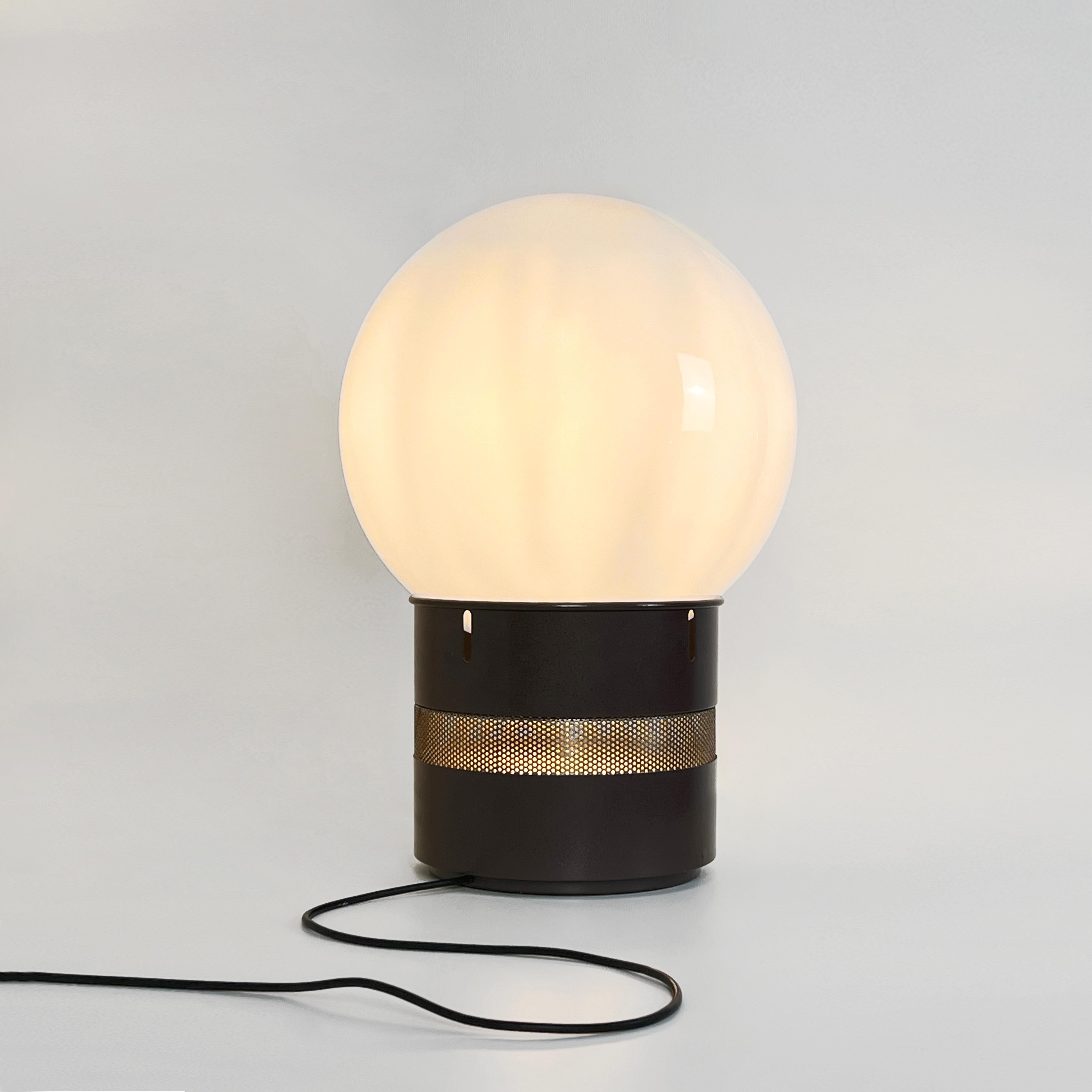 Lampe de table Mezzo Oracolo conçue par Gae Aulenti pour Artemide Italie, 1970 en vente 2